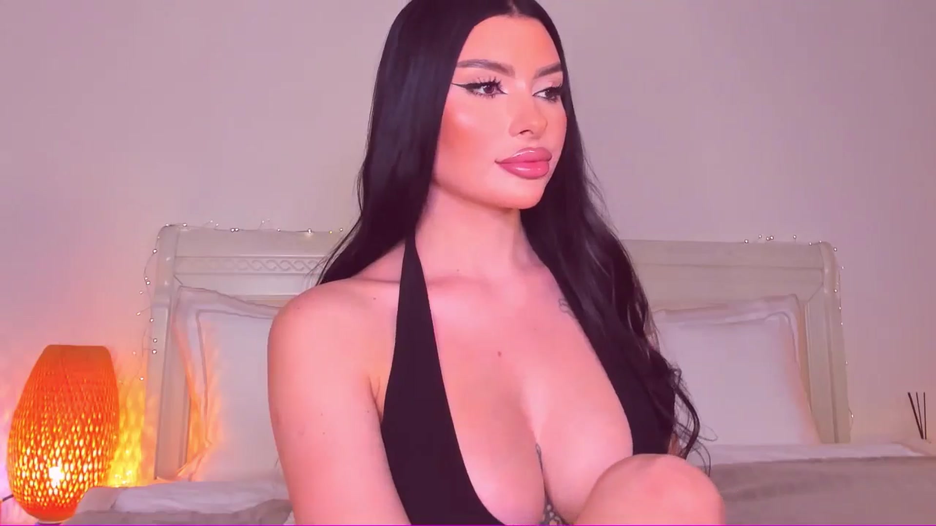 Gallery image thumbnail from Mary_Harris_'s myfreecams stream on, 04/20/2025, 12:07 image 5 of 20