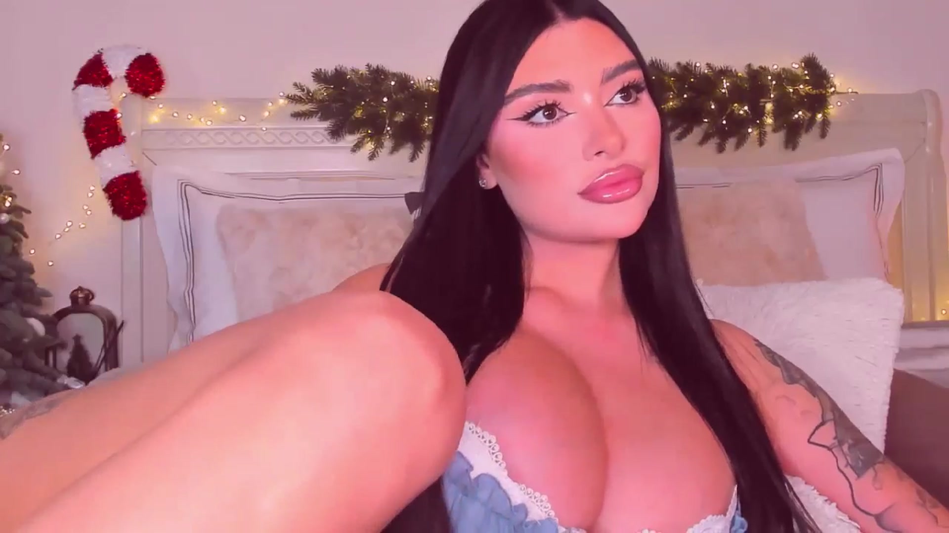 Gallery image thumbnail from Mary_Harris_'s myfreecams stream on, 12/16/2025, 12:49 image 7 of 20