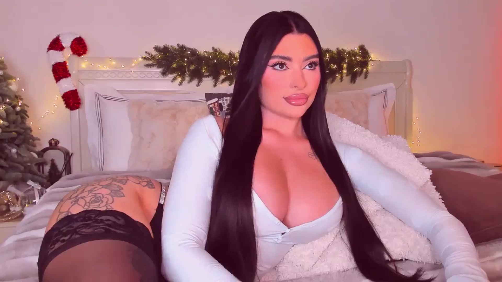 Gallery image thumbnail from Mary_Harris_'s myfreecams stream on, 12/18/2025, 11:56 image 12 of 20