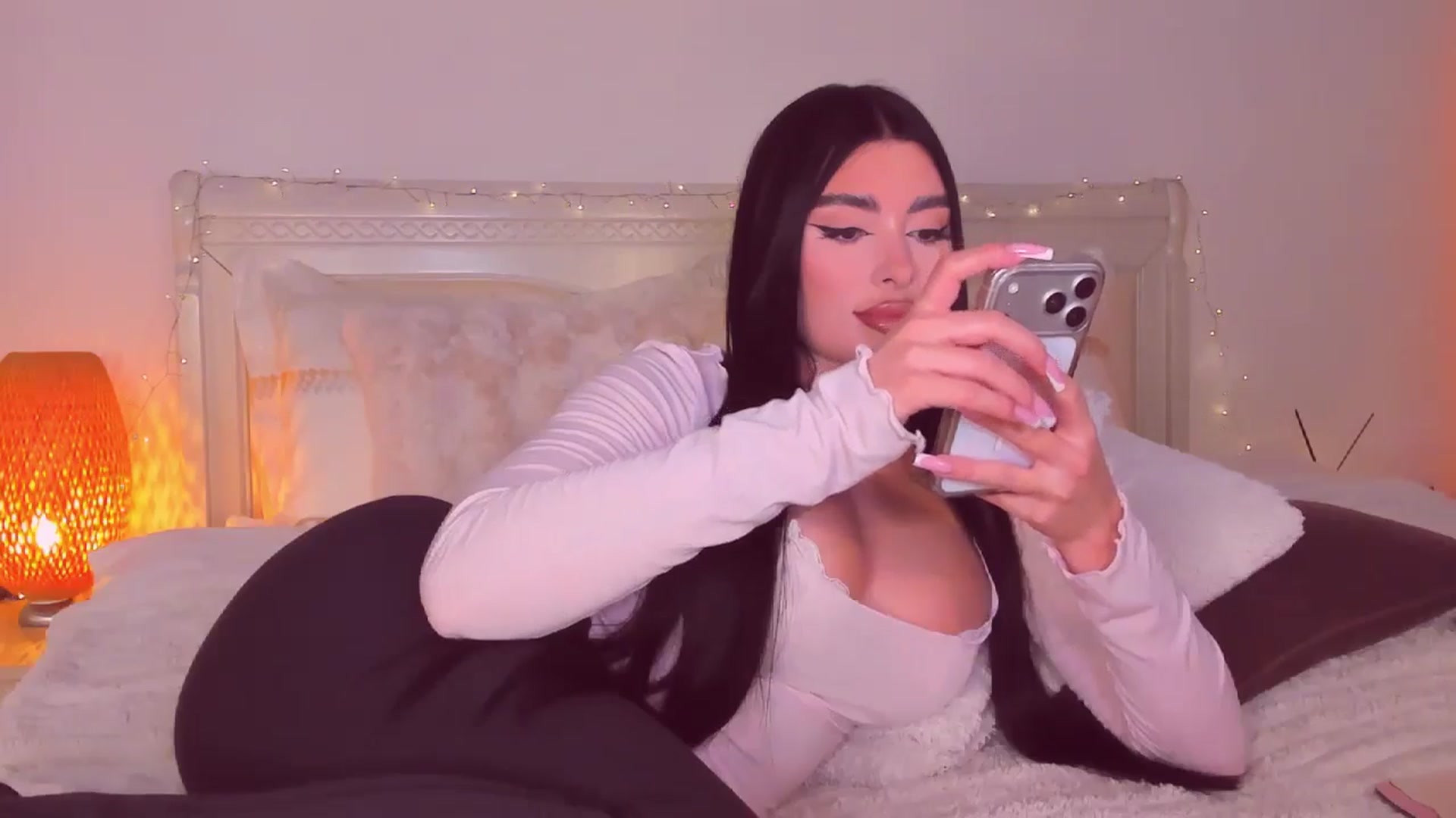 Gallery image thumbnail from Mary_Harris_'s myfreecams stream on, 02/02/2026, 16:32 image 3 of 20