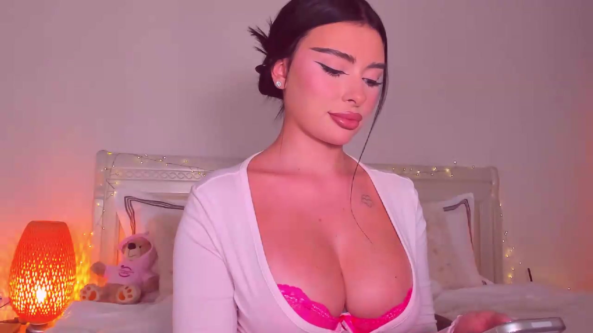 Gallery image thumbnail from Mary_Harris_'s myfreecams stream on, 08/08/2026, 17:32 image 12 of 20
