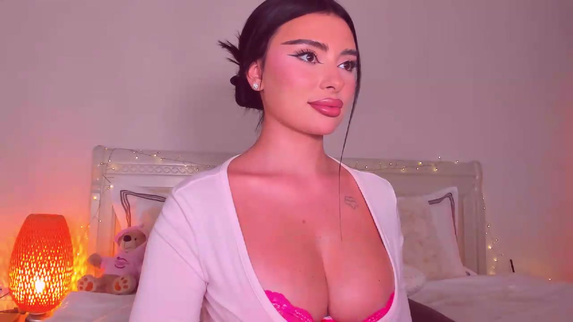 Gallery image thumbnail from Mary_Harris_'s myfreecams stream on, 08/08/2026, 17:32 image 17 of 20
