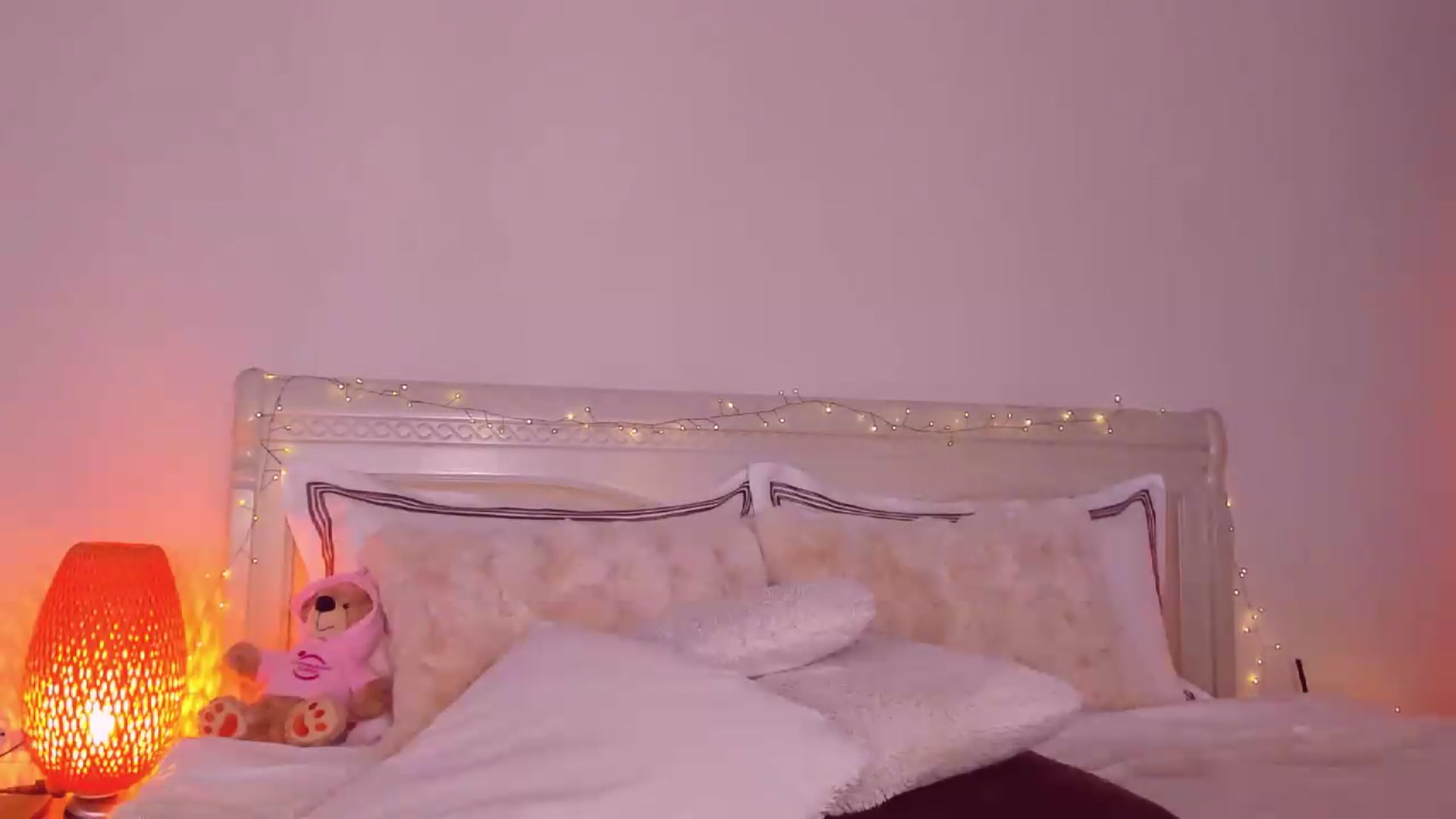 Gallery image thumbnail from Mary_Harris_'s myfreecams stream on, 08/08/2026, 17:32 image 9 of 20
