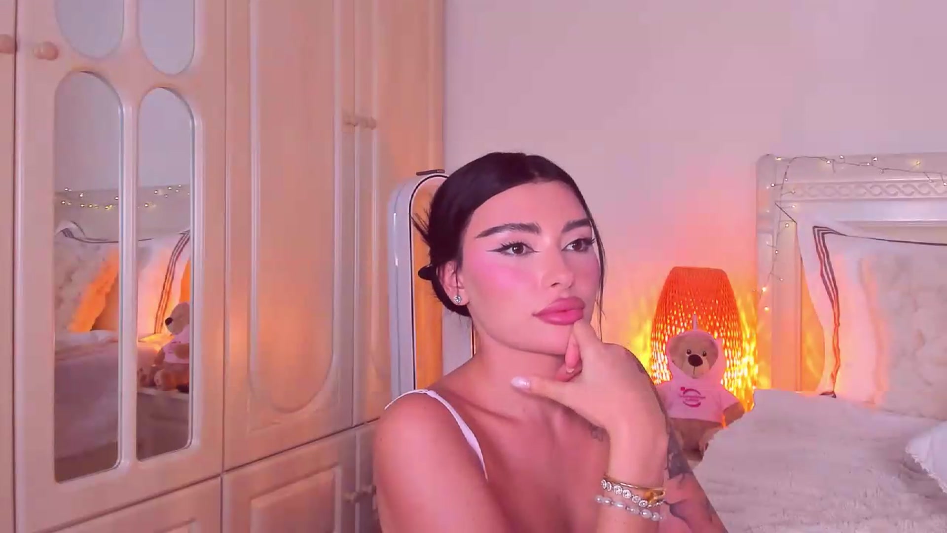 Gallery image thumbnail from Mary_Harris_'s myfreecams stream on, 08/13/2026, 22:57 image 19 of 20
