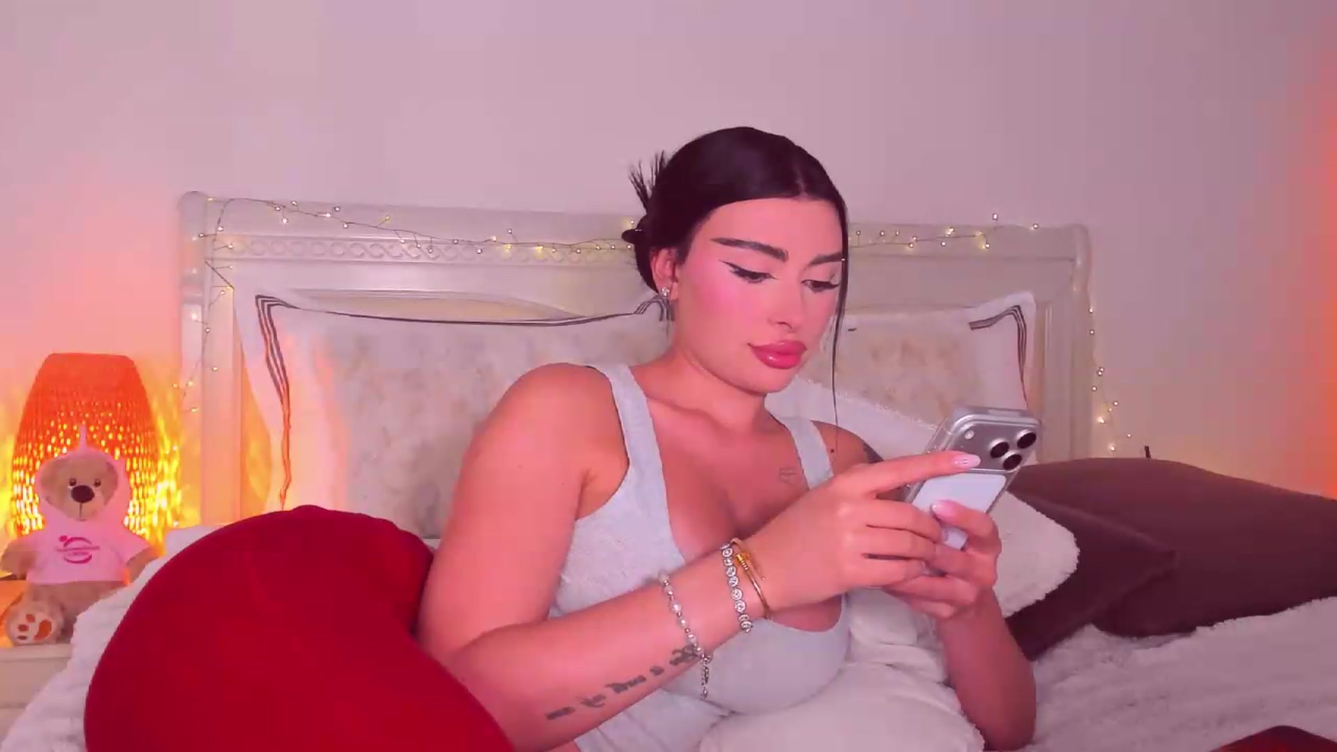 Gallery image thumbnail from Mary_Harris_'s myfreecams stream on, 08/14/2026, 24:00 image 2 of 20