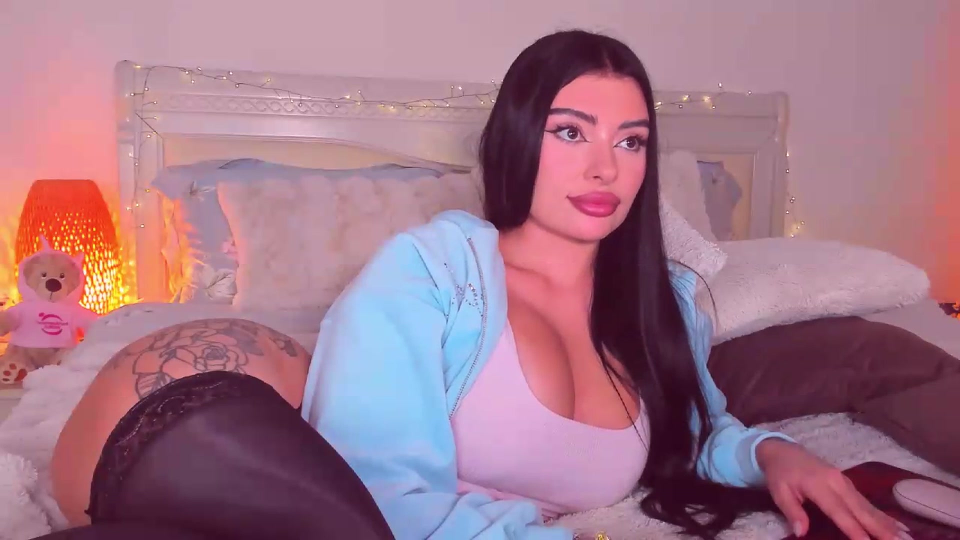 Gallery image thumbnail from Mary_Harris_'s myfreecams stream on, 08/19/2026, 19:51 image 20 of 20