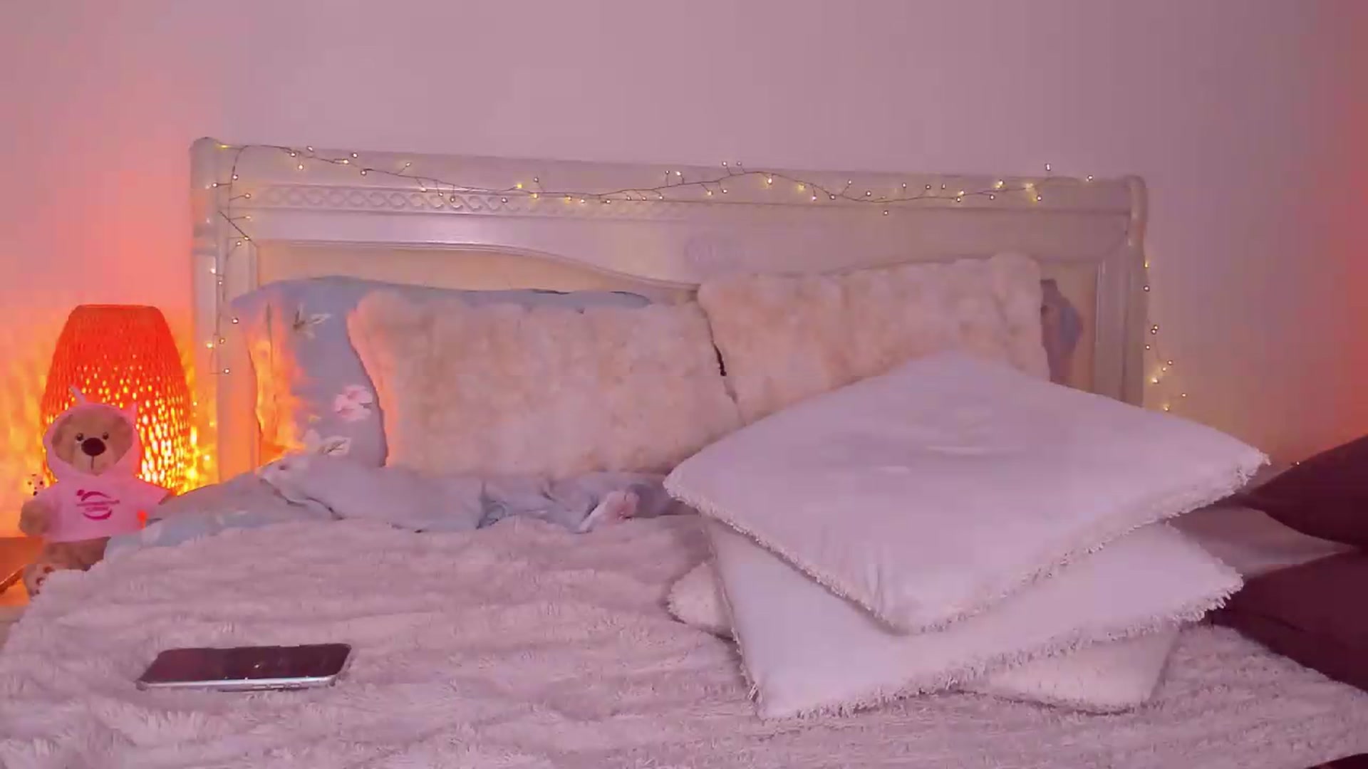 Gallery image thumbnail from Mary_Harris_'s myfreecams stream on, 08/21/2026, 24:49 image 4 of 20