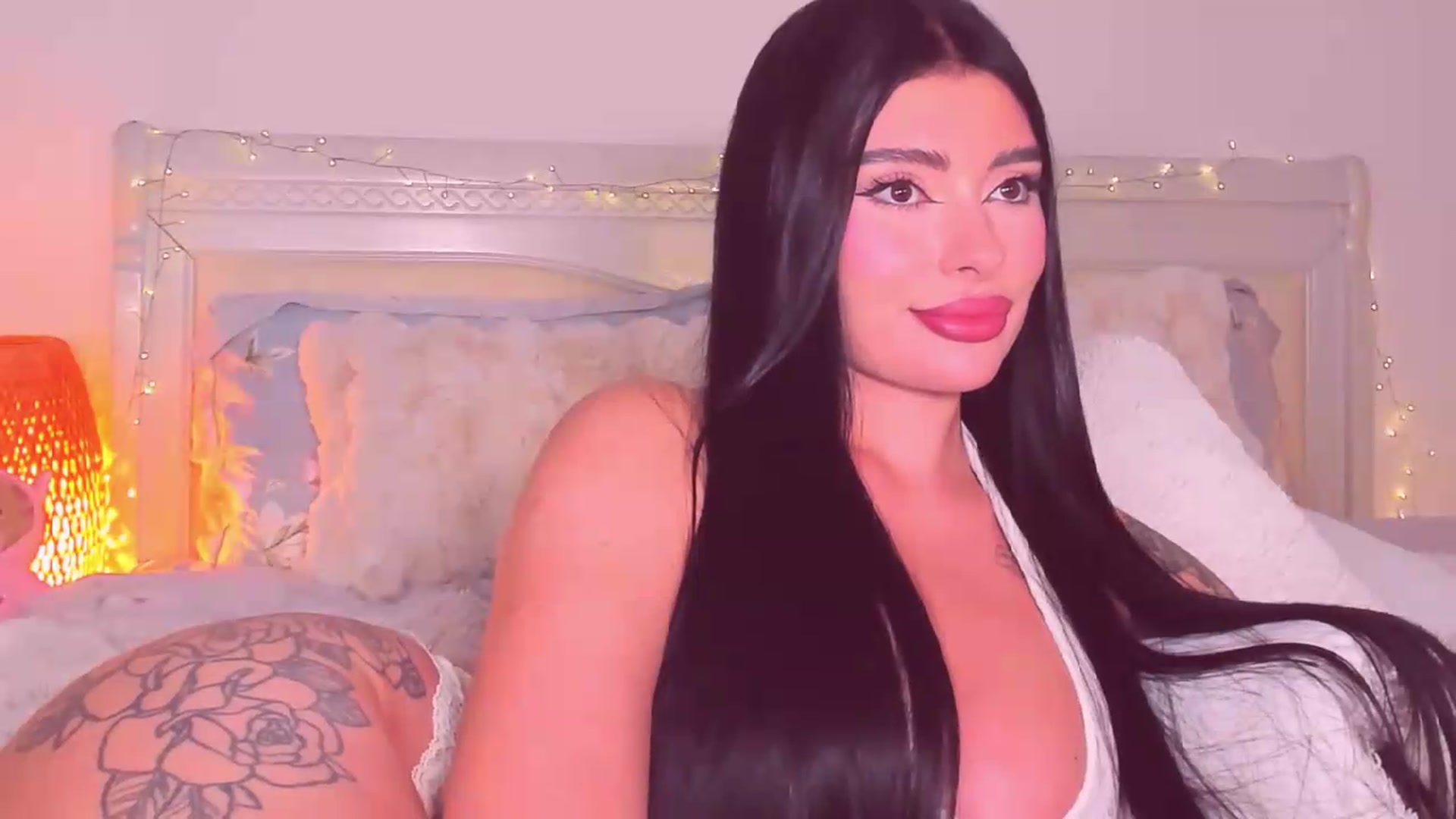 Gallery image thumbnail from Mary_Harris_'s myfreecams stream on, 08/25/2026, 24:59 image 16 of 20