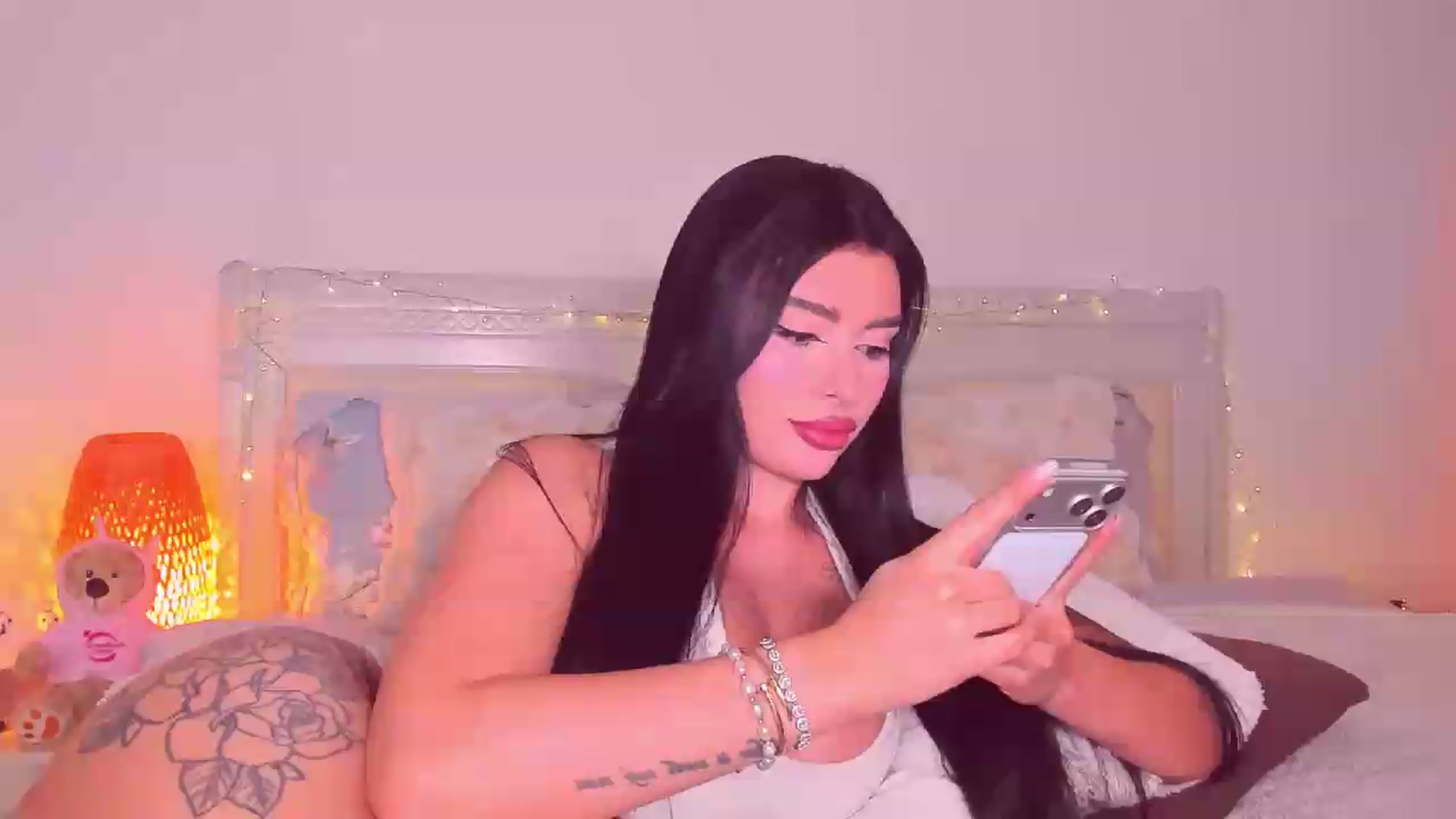 Gallery image thumbnail from Mary_Harris_'s myfreecams stream on, 08/25/2026, 24:59 image 1 of 20