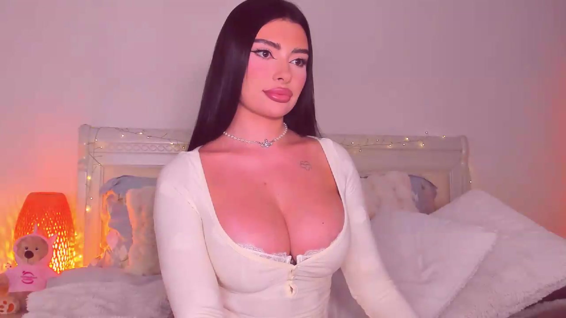Gallery image thumbnail from Mary_Harris_'s myfreecams stream on, 08/28/2026, 18:55 image 16 of 20