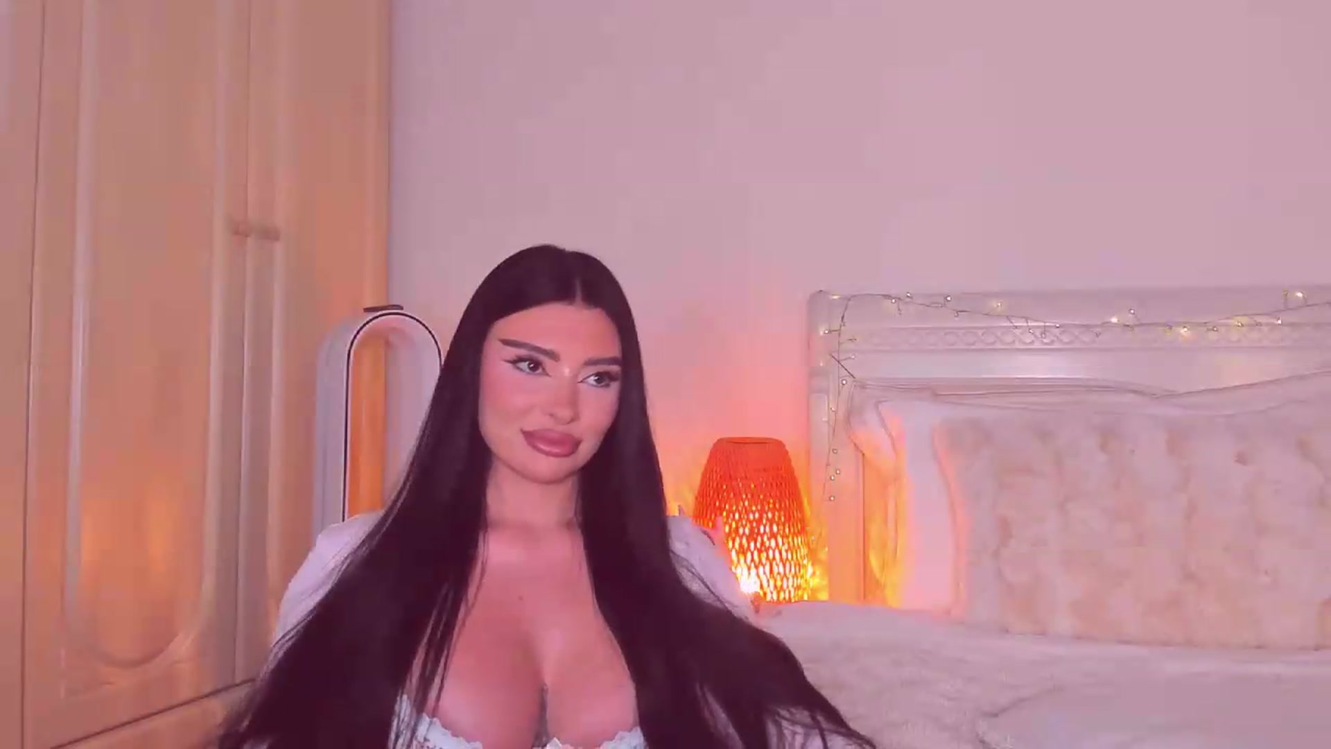 Gallery image thumbnail from Mary_Harris_'s myfreecams stream on, 09/01/2026, 18:04 image 13 of 20
