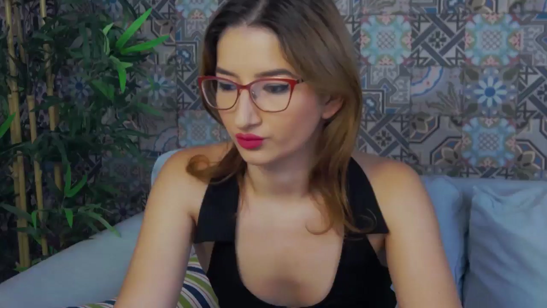 Gallery image thumbnail from Mary_Night's myfreecams stream on, 10/22/2024, 14:00 image 12 of 20