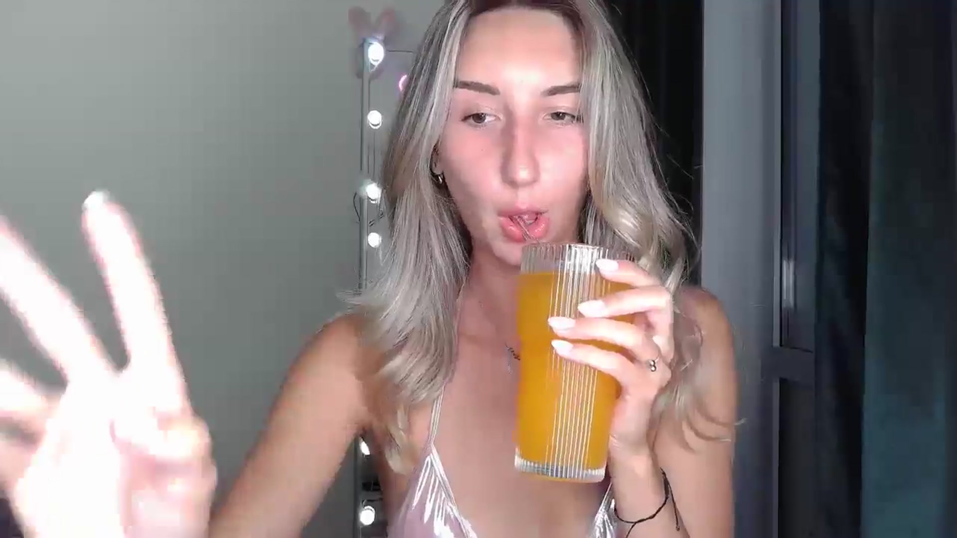 Gallery image thumbnail from Mary_Wayne's myfreecams stream on, 08/15/2025, 20:05 image 3 of 20