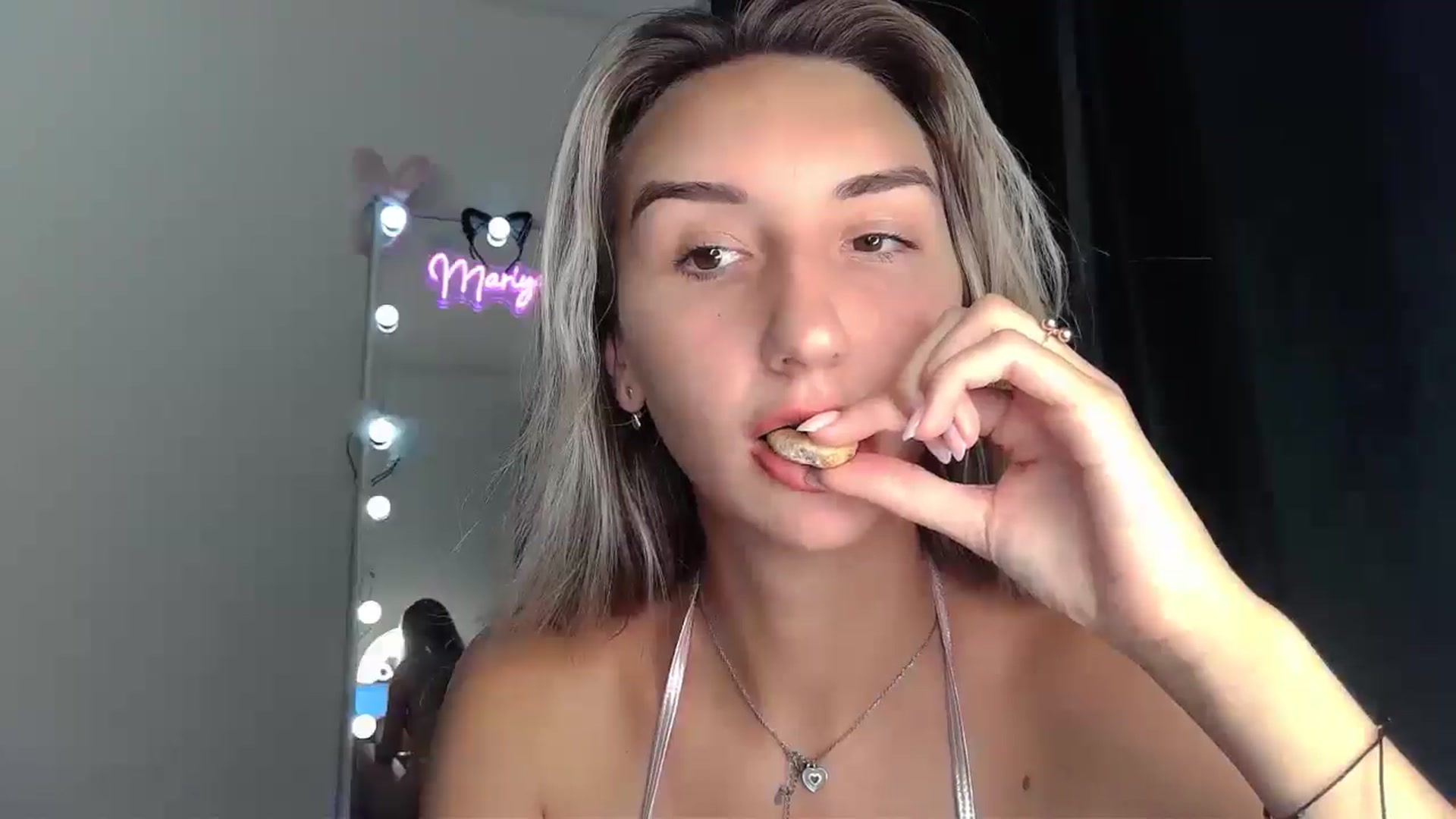Gallery image thumbnail from Mary_Wayne's myfreecams stream on, 08/18/2025, 19:29 image 16 of 20