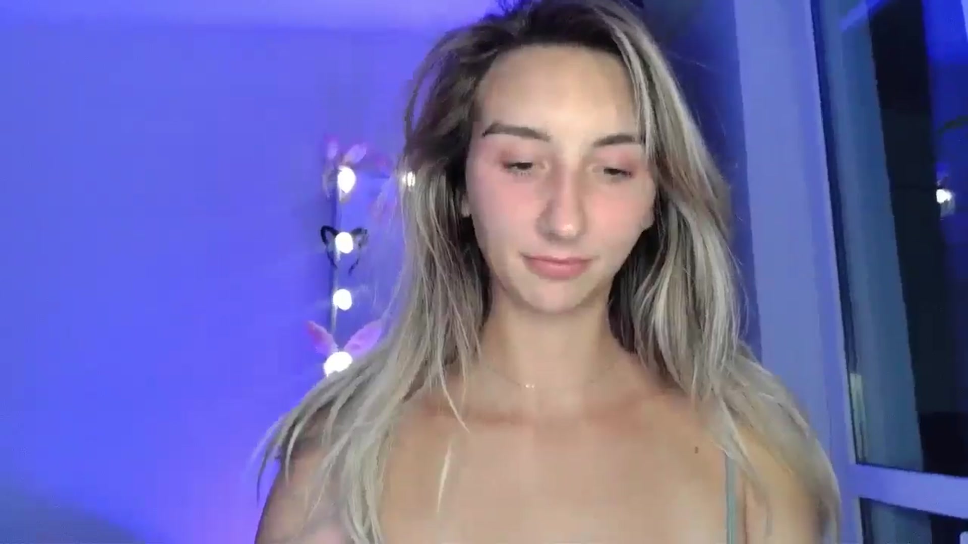 Gallery image thumbnail from Mary_Wayne's myfreecams stream on, 11/05/2025, 16:22 image 3 of 20