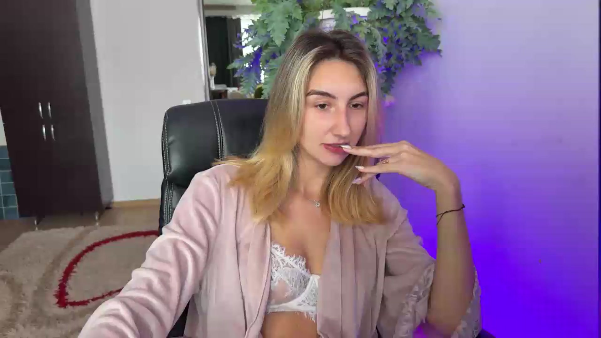Gallery image thumbnail from Mary_Wayne's myfreecams stream on, 05/14/2026, 12:06 image 19 of 20