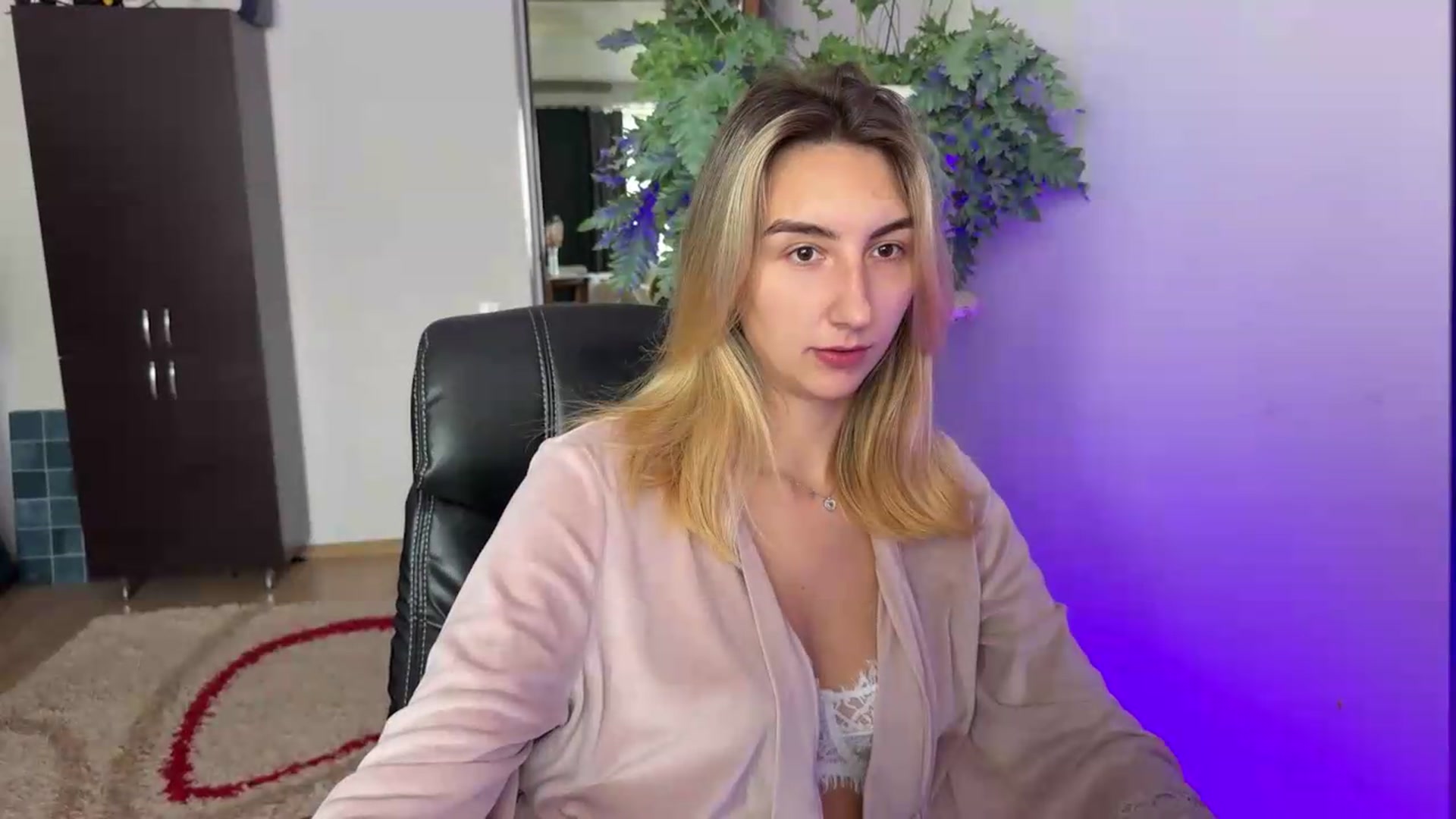 Gallery image thumbnail from Mary_Wayne's myfreecams stream on, 05/14/2026, 12:06 image 14 of 20