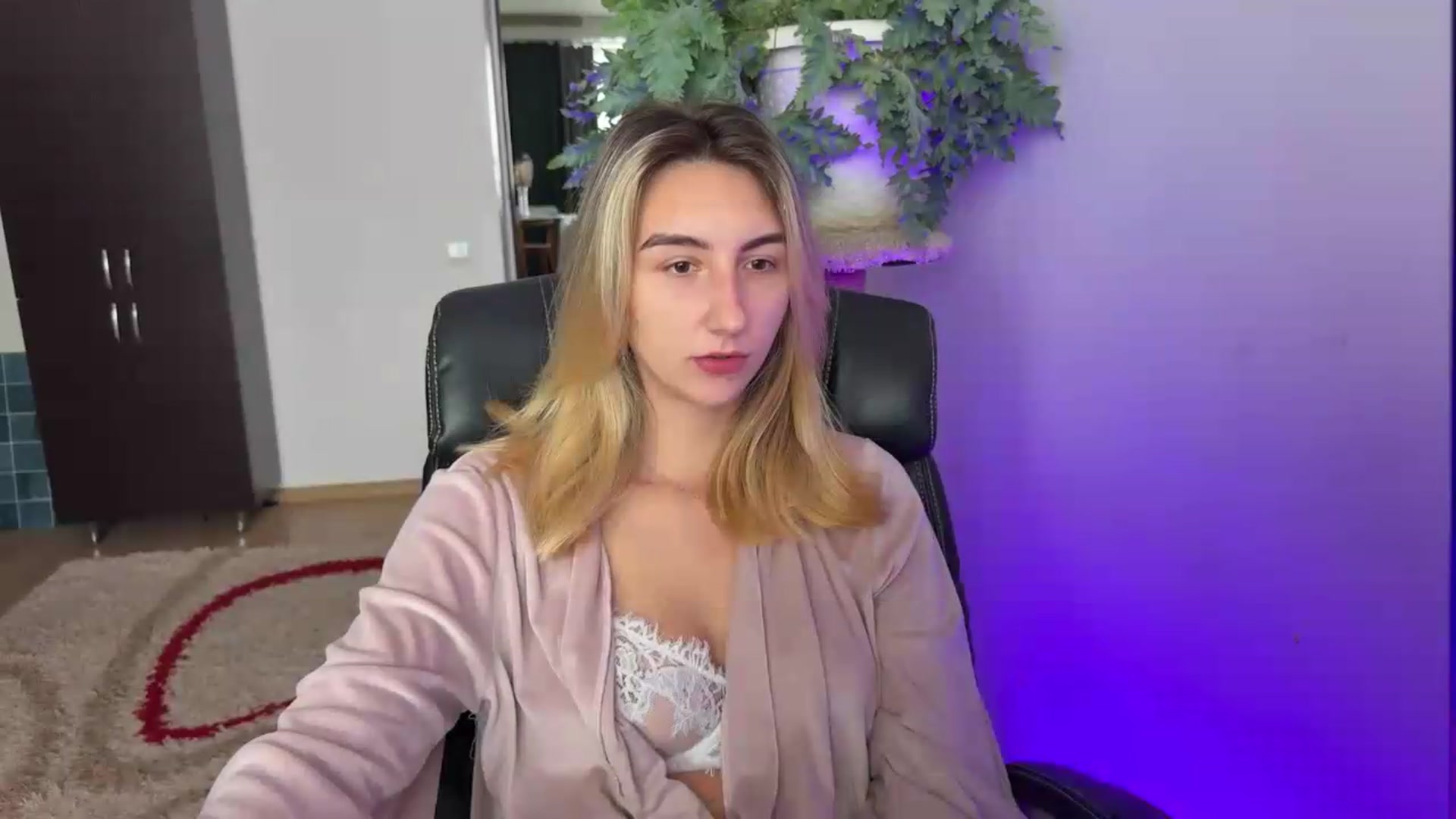 Gallery image thumbnail from Mary_Wayne's myfreecams stream on, 05/14/2026, 12:06 image 18 of 20