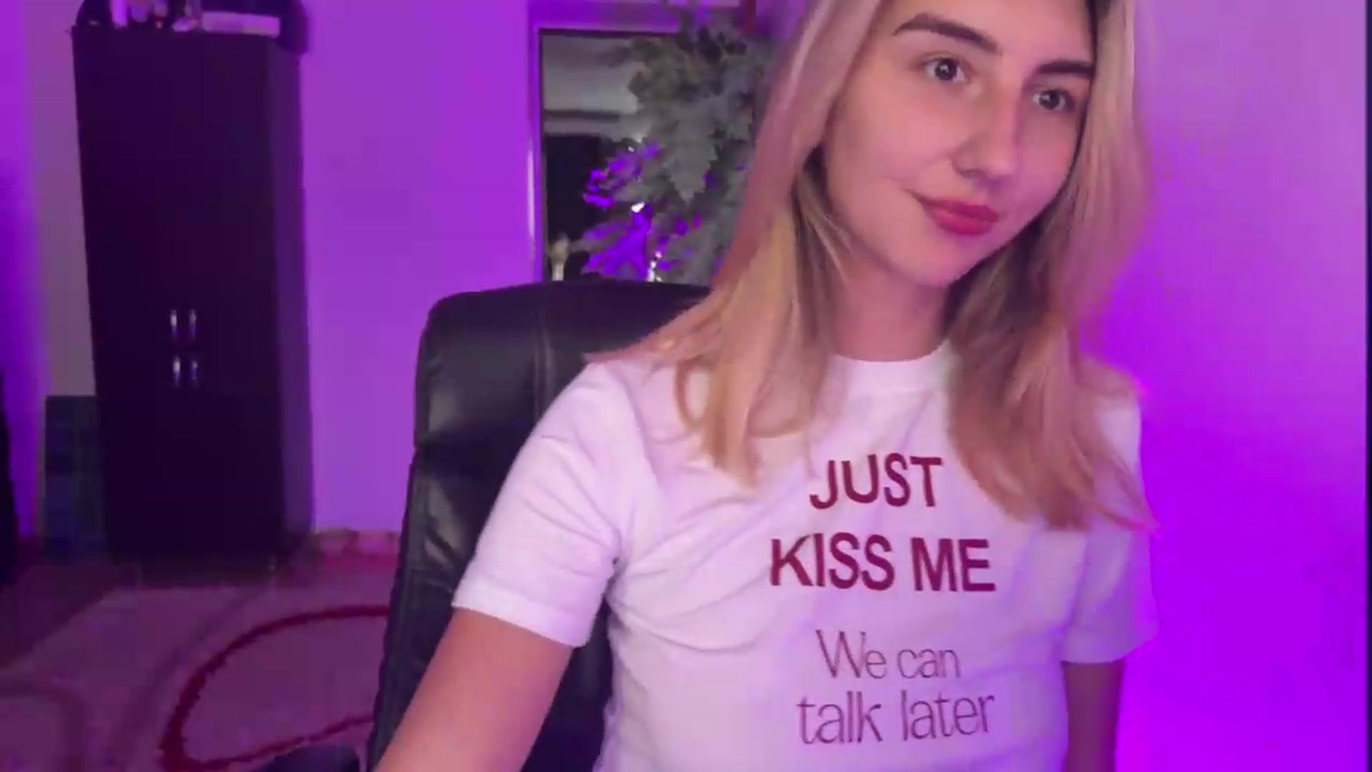 Gallery image thumbnail from Mary_Wayne's myfreecams stream on, 05/14/2026, 17:45 image 6 of 20