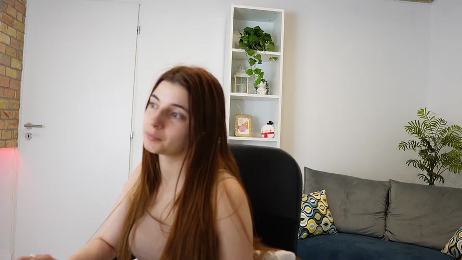 Gallery image thumbnail from Mary__Janee__'s myfreecams stream on, 12/25/2023, 16:18 image 16 of 20