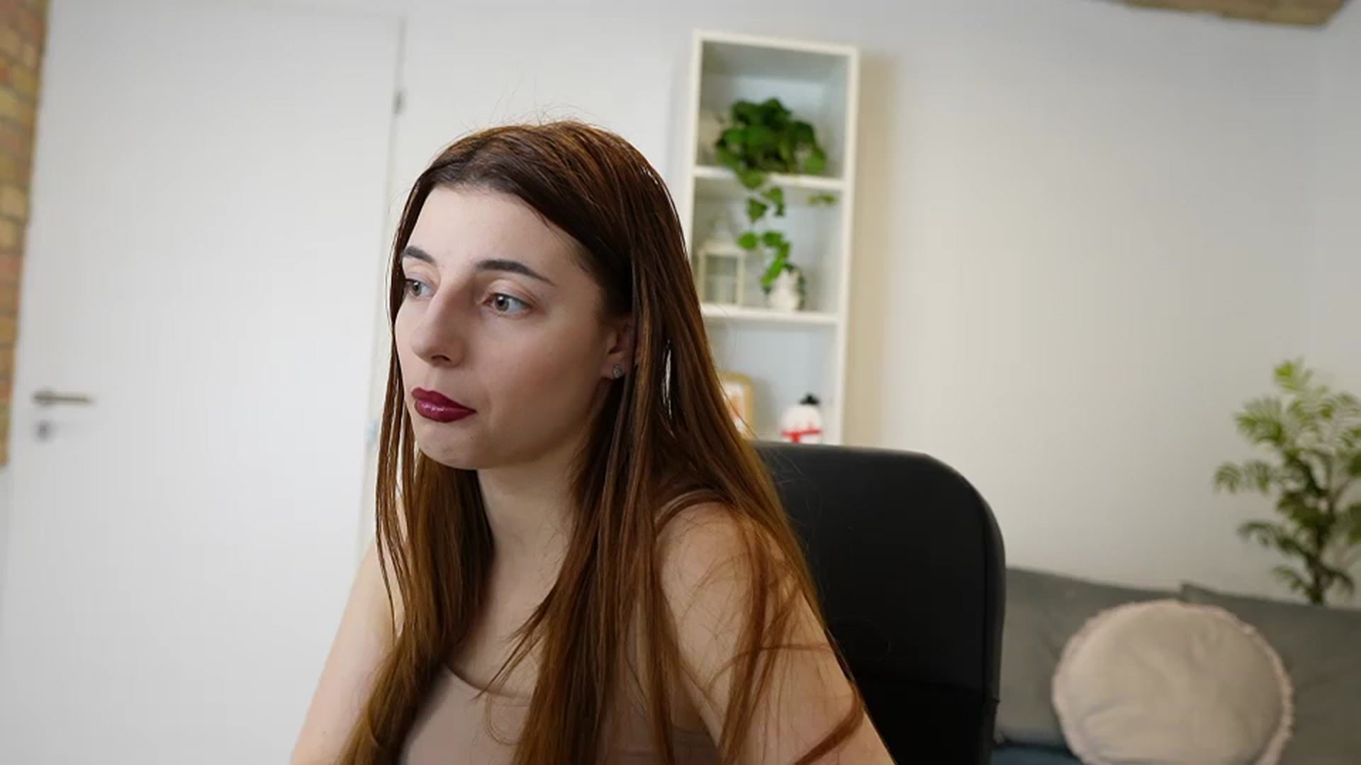 Gallery image thumbnail from Mary__Janee__'s myfreecams stream on, 12/26/2023, 15:14 image 1 of 20