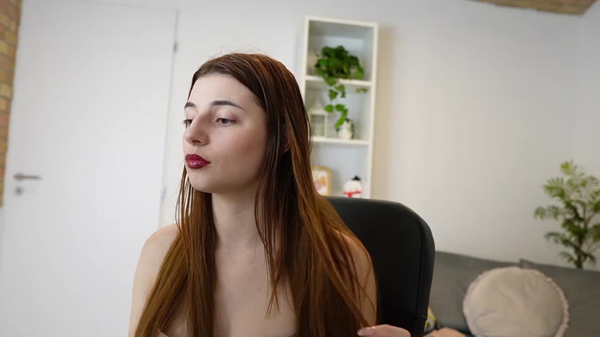 Gallery image thumbnail from Mary__Janee__'s myfreecams stream on, 12/26/2023, 19:08 image 2 of 20