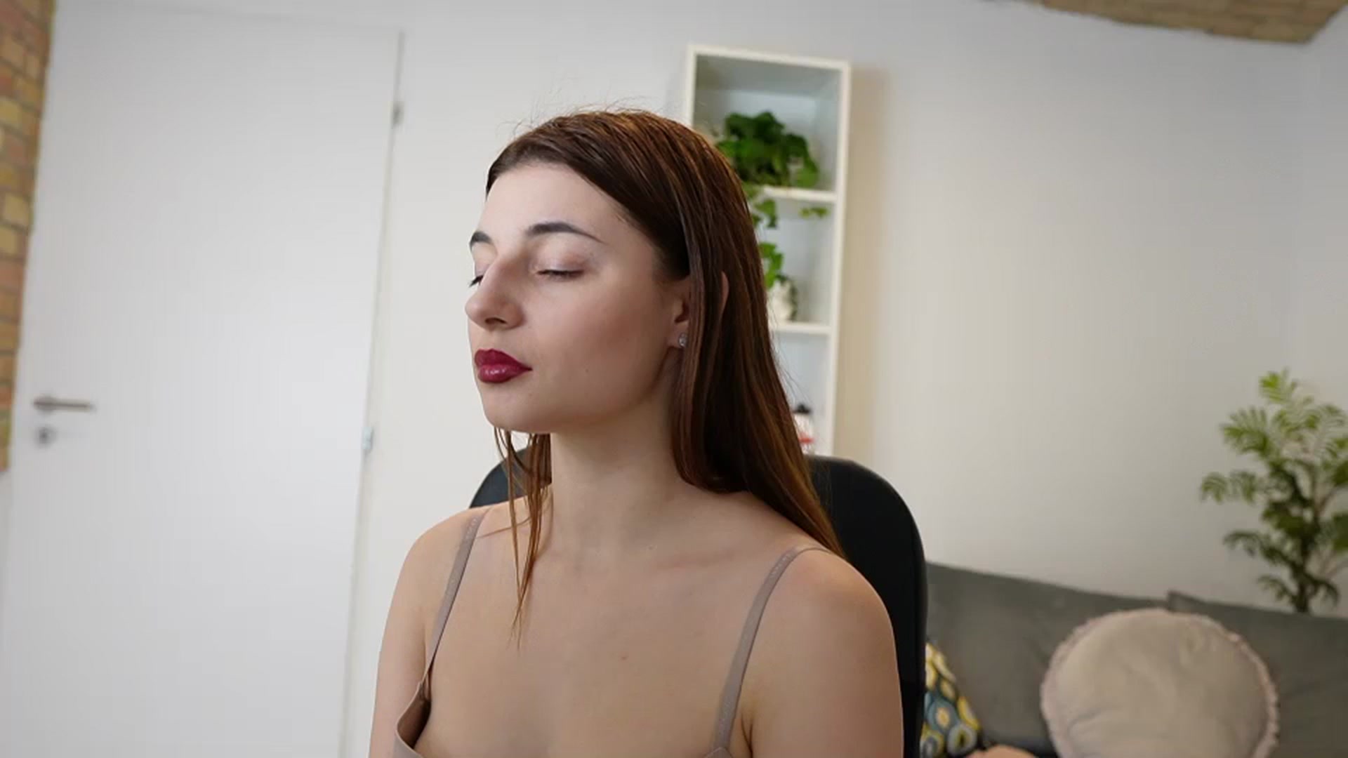 Gallery image thumbnail from Mary__Janee__'s myfreecams stream on, 12/26/2023, 19:08 image 4 of 20