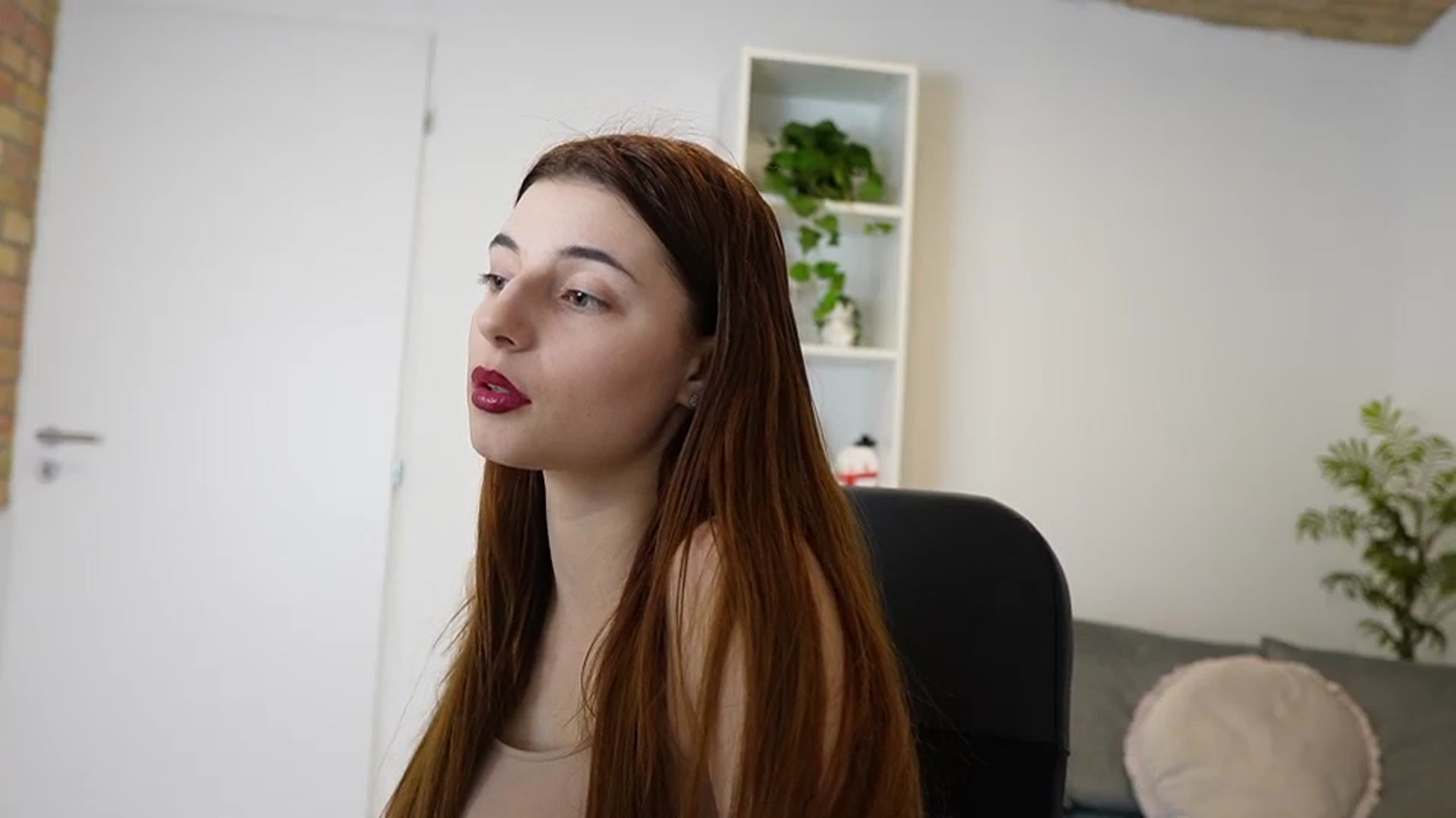 Gallery image thumbnail from Mary__Janee__'s myfreecams stream on, 12/26/2023, 19:08 image 14 of 20