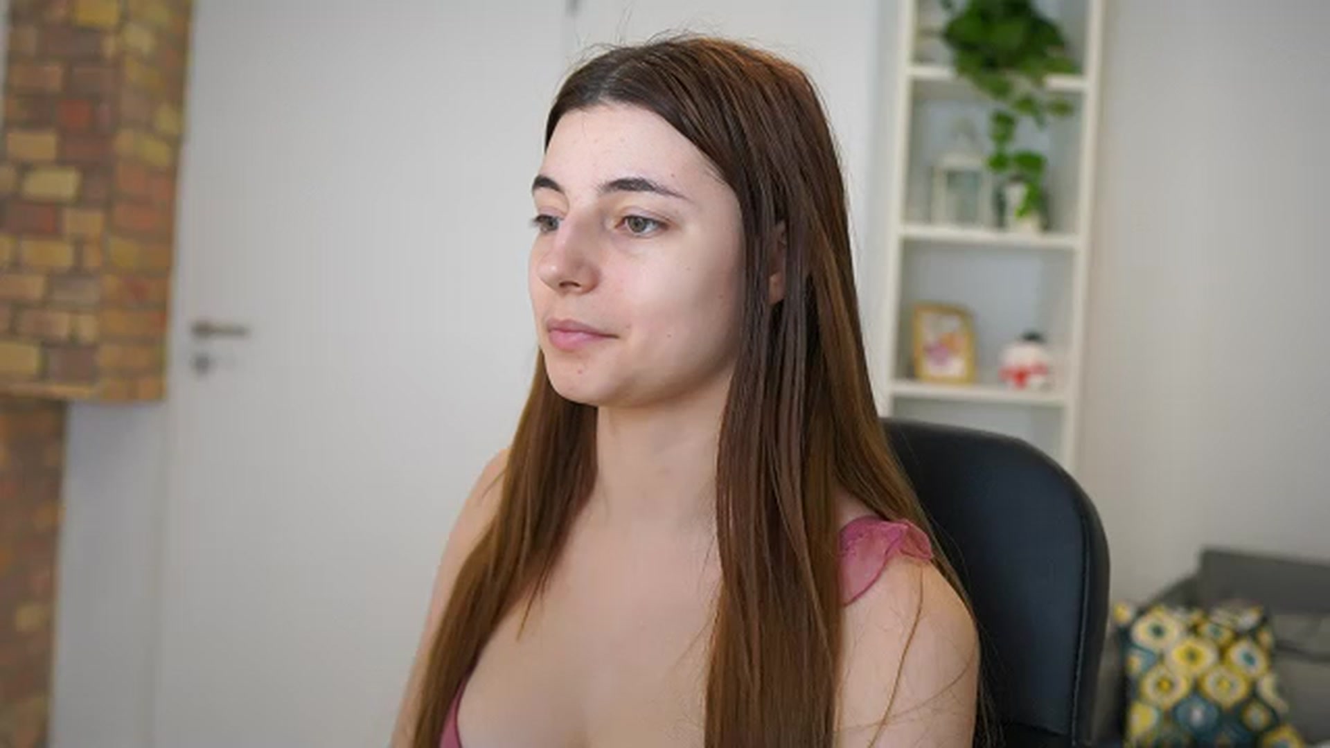 Gallery image thumbnail from Mary__Janee__'s myfreecams stream on, 01/14/2024, 17:39 image 17 of 20