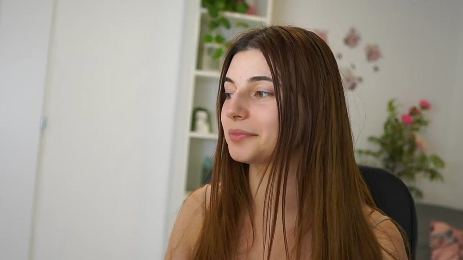 Gallery image thumbnail from Mary__Janee__'s myfreecams stream on, 02/06/2024, 16:38 image 17 of 20