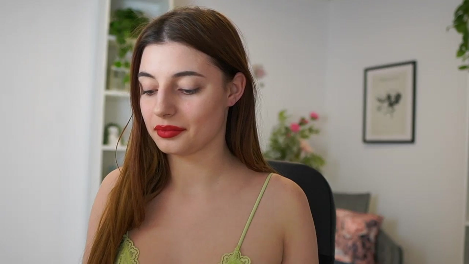 Gallery image thumbnail from Mary__Janee__'s myfreecams stream on, 02/22/2024, 19:10 image 17 of 20