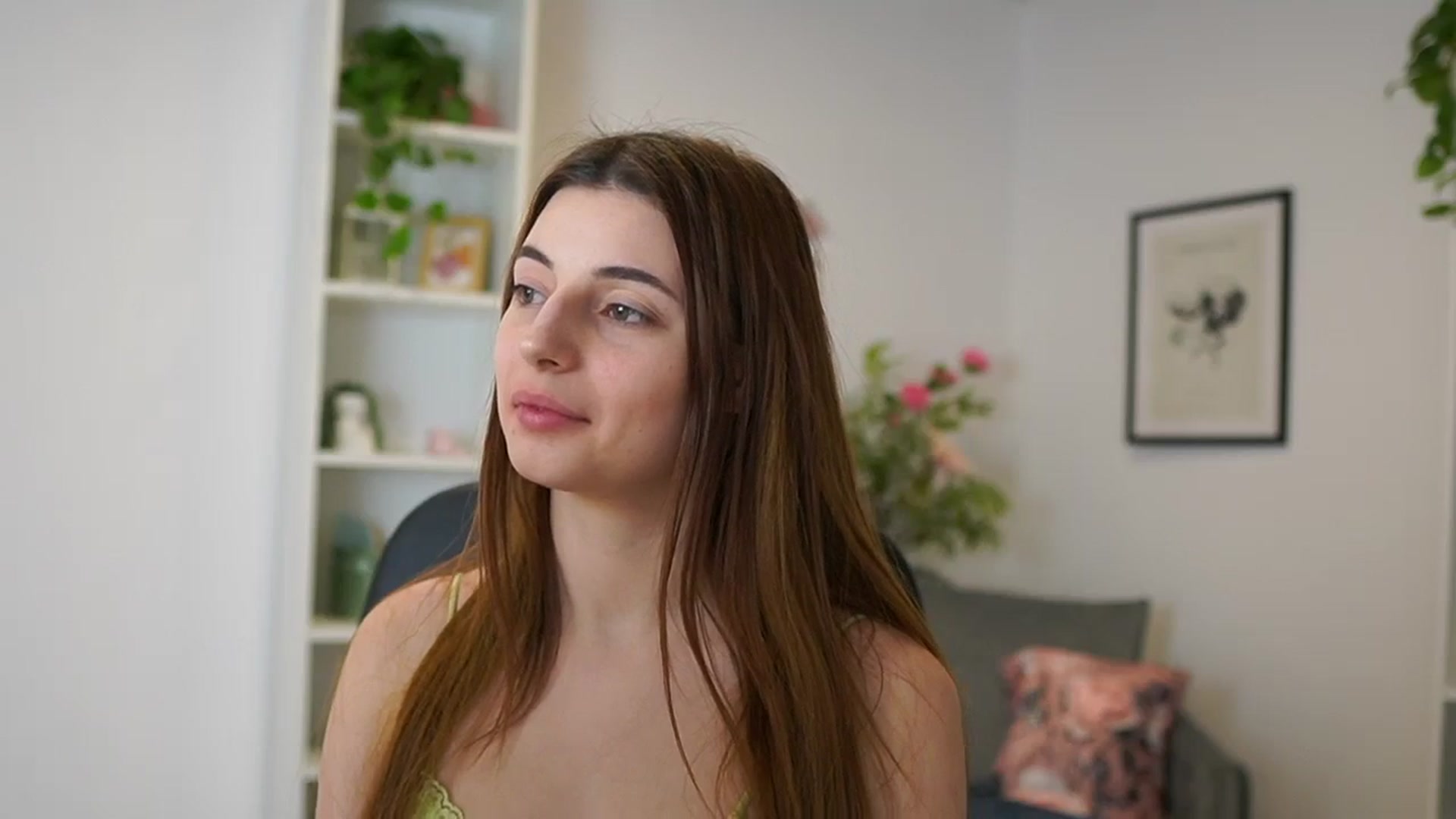 Gallery image thumbnail from Mary__Janee__'s myfreecams stream on, 02/22/2024, 20:08 image 14 of 20