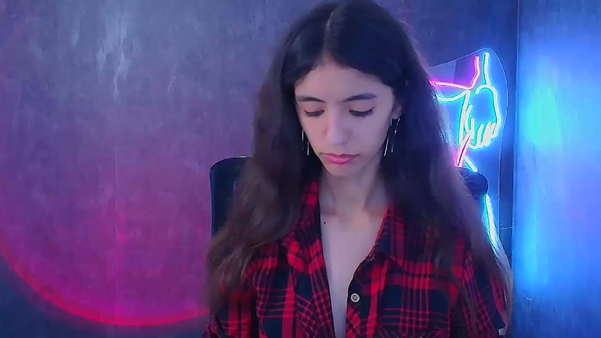 Gallery image thumbnail from Mary_lo01's myfreecams stream on, 09/13/2024, 22:21 image 6 of 20