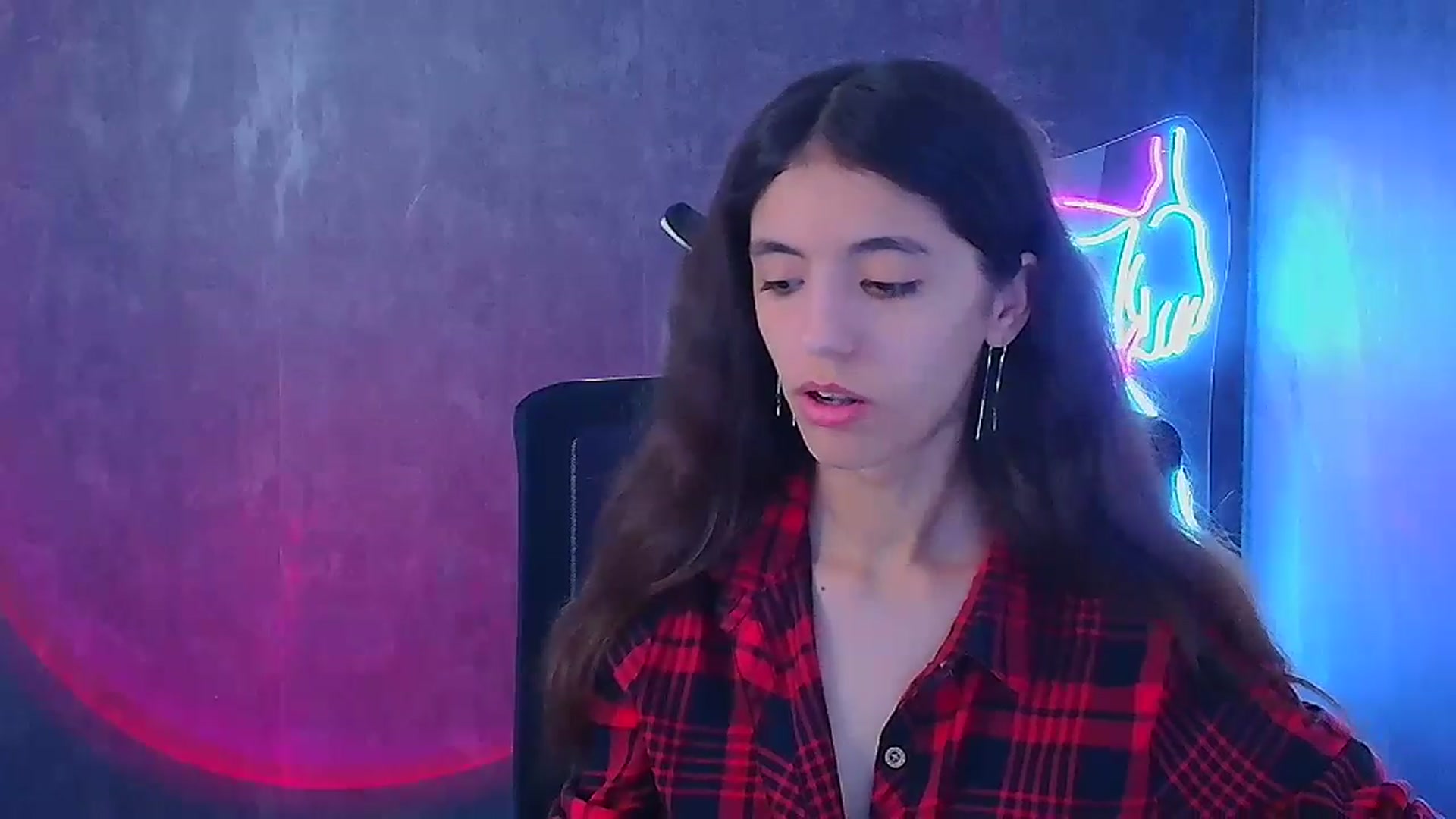 Gallery image thumbnail from Mary_lo01's myfreecams stream on, 09/13/2024, 22:21 image 3 of 20