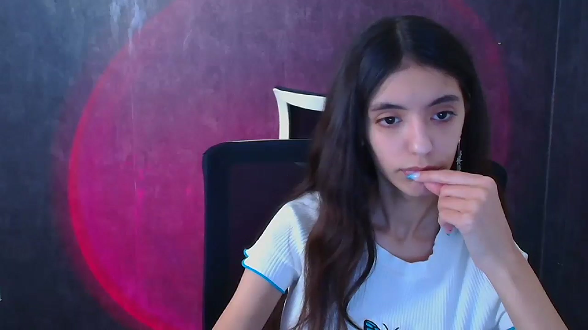 Gallery image thumbnail from Mary_lo01's myfreecams stream on, 12/25/2024, 13:51 image 12 of 20