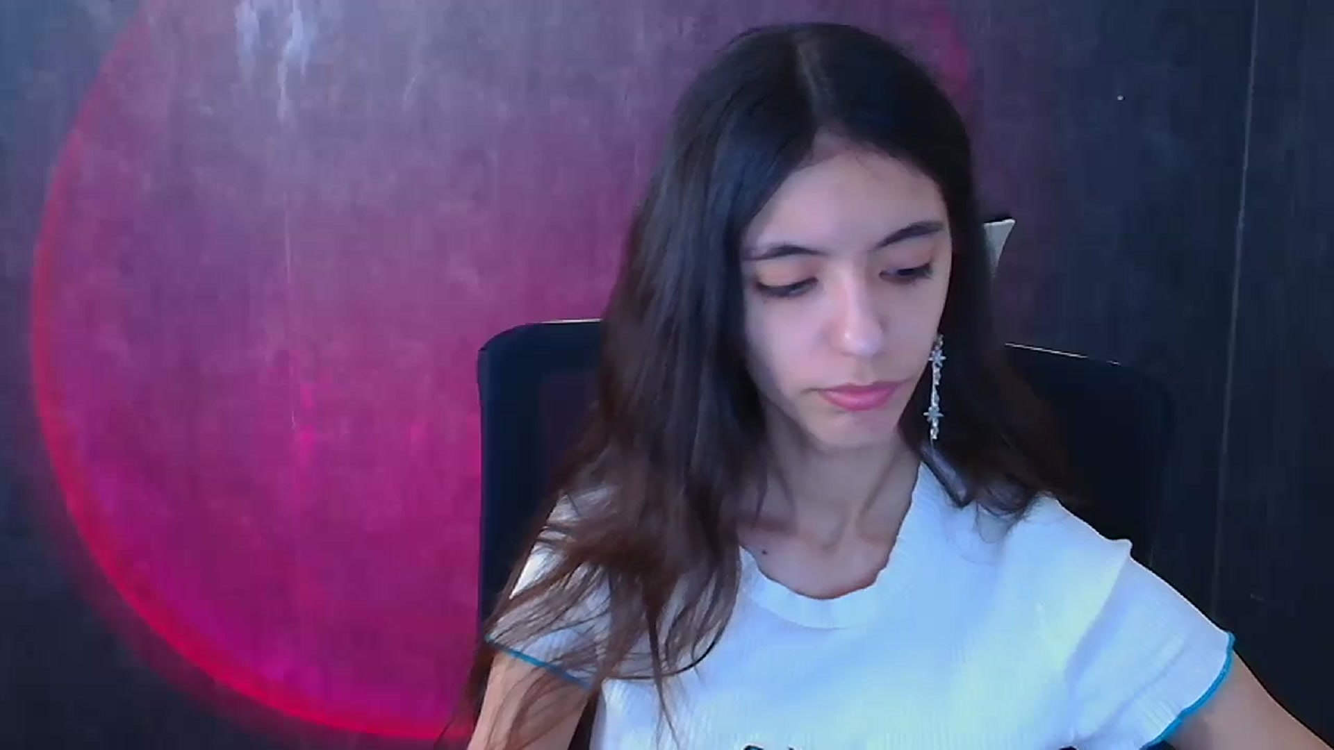 Gallery image thumbnail from Mary_lo01's myfreecams stream on, 12/25/2024, 14:36 image 11 of 20