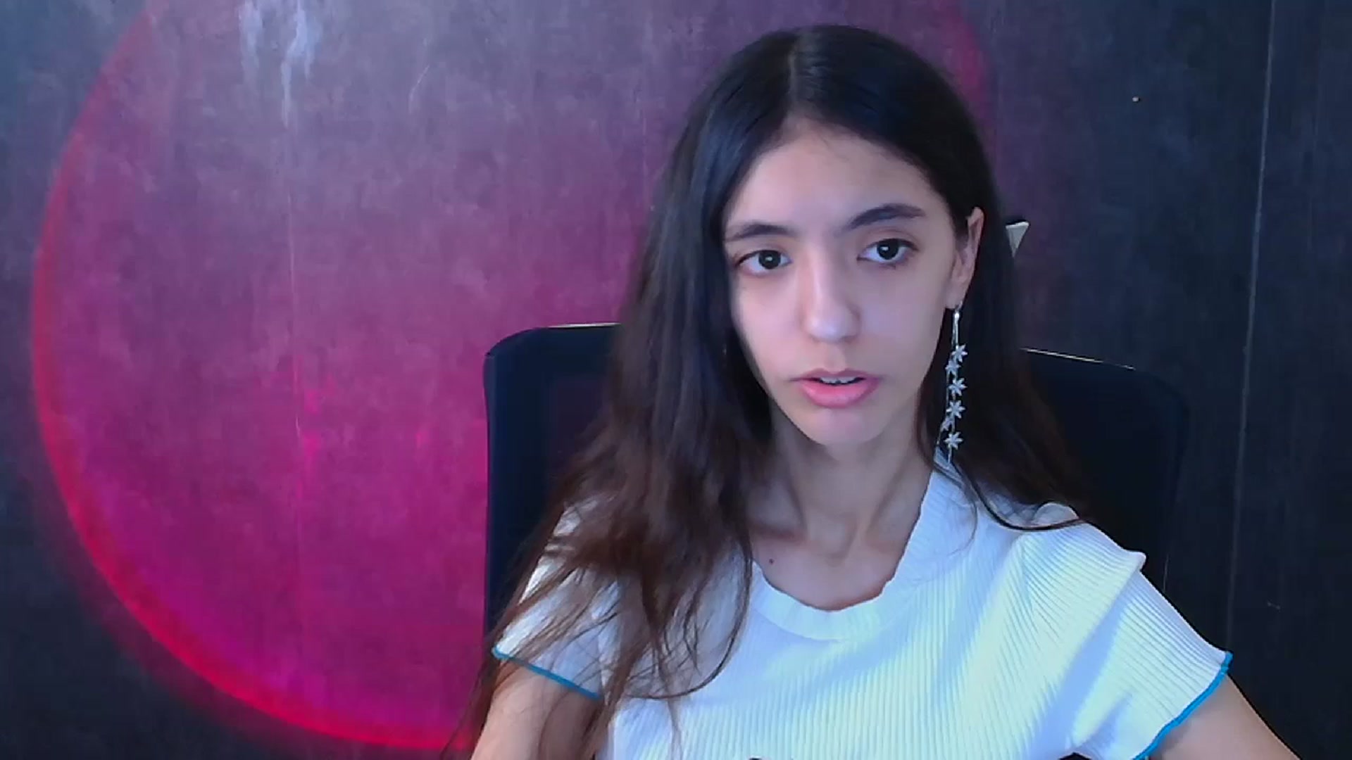 Gallery image thumbnail from Mary_lo01's myfreecams stream on, 12/25/2024, 14:36 image 12 of 20