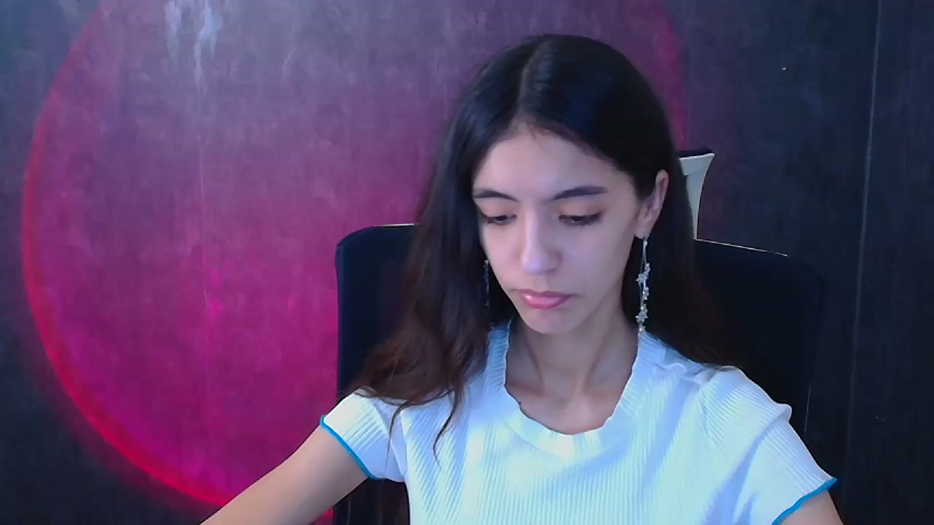 Gallery image thumbnail from Mary_lo01's myfreecams stream on, 12/25/2024, 14:36 image 2 of 20