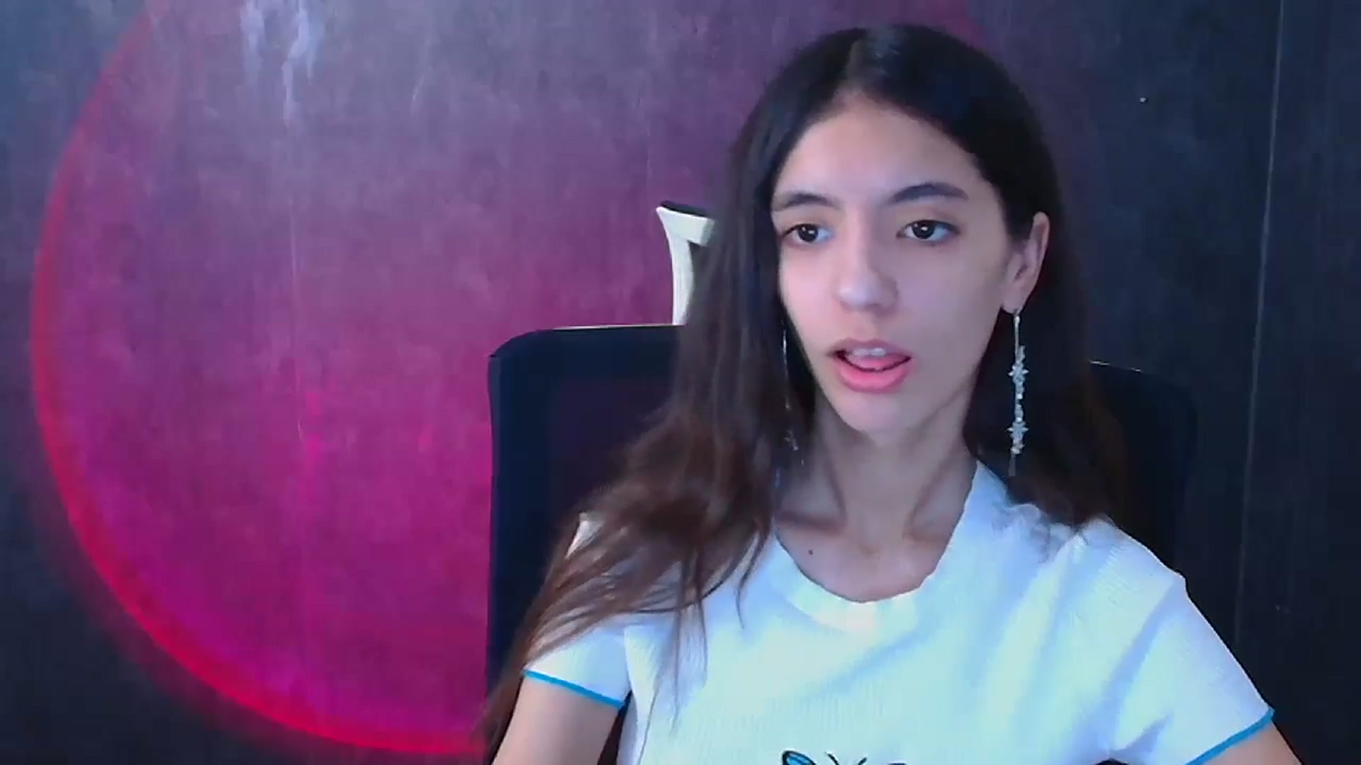 Gallery image thumbnail from Mary_lo01's myfreecams stream on, 12/25/2024, 14:36 image 7 of 20