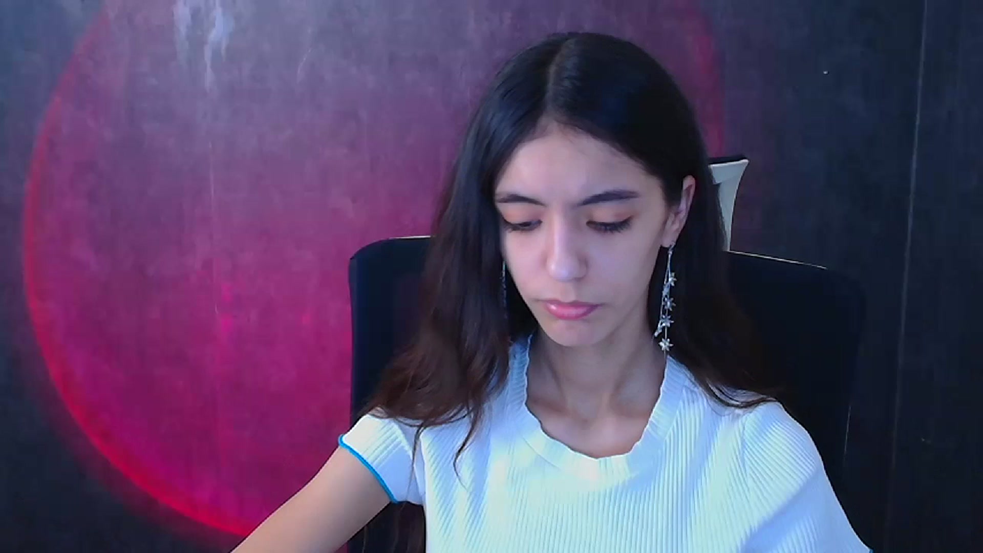 Gallery image thumbnail from Mary_lo01's myfreecams stream on, 12/25/2024, 14:36 image 3 of 20