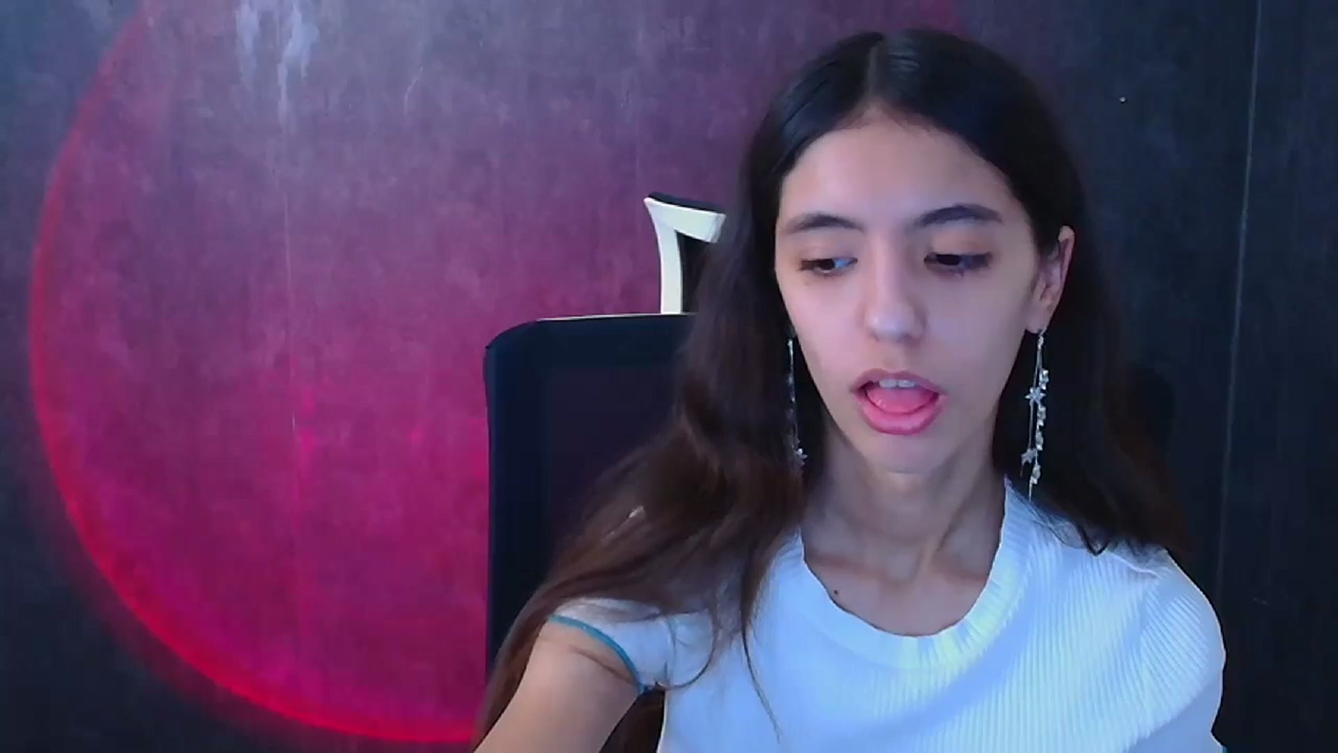 Gallery image thumbnail from Mary_lo01's myfreecams stream on, 12/25/2024, 16:19 image 15 of 20