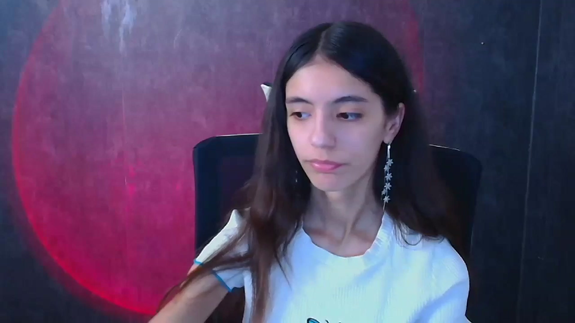 Gallery image thumbnail from Mary_lo01's myfreecams stream on, 12/25/2024, 17:13 image 12 of 20
