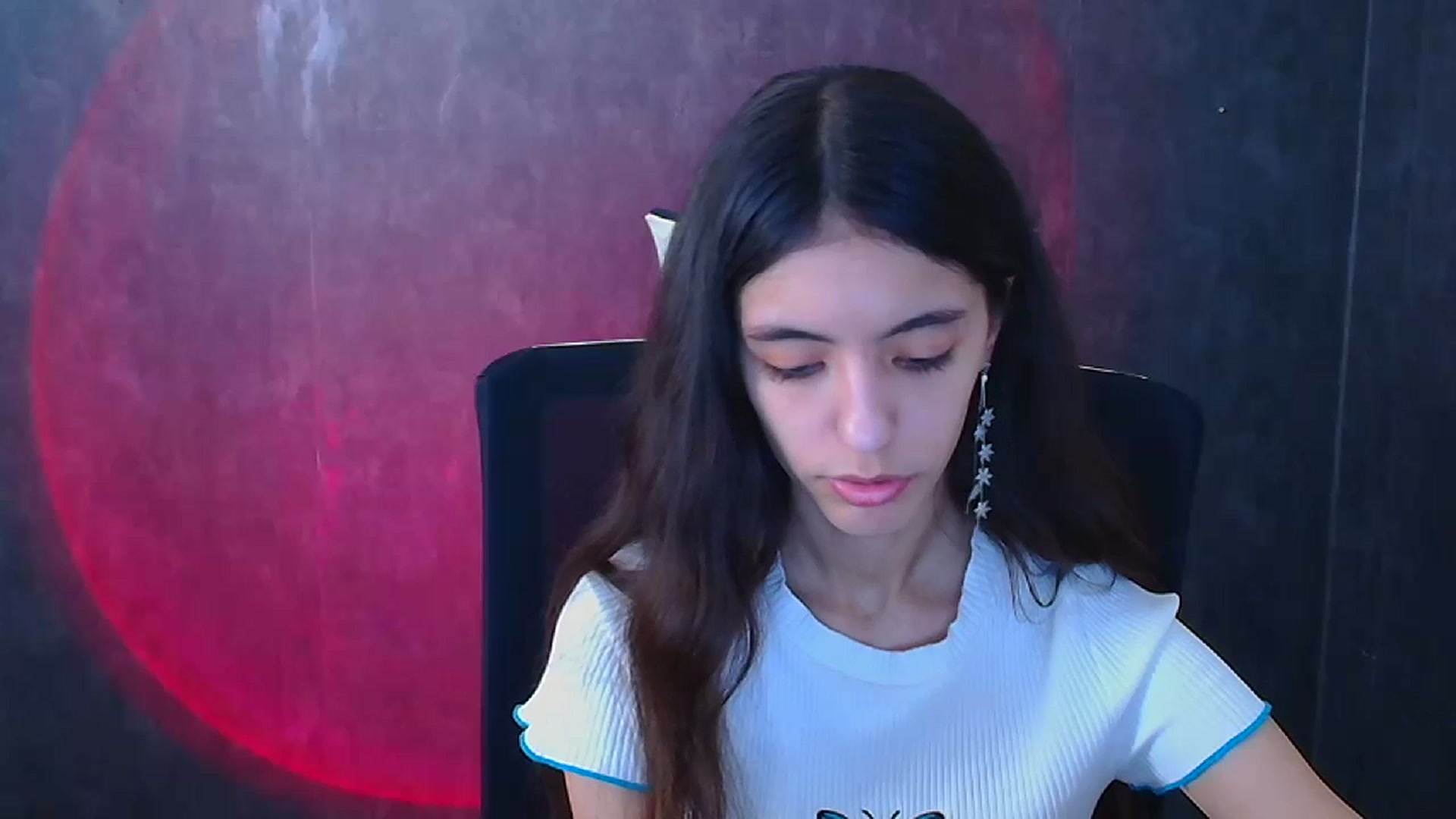 Gallery image thumbnail from Mary_lo01's myfreecams stream on, 12/25/2024, 17:13 image 17 of 20
