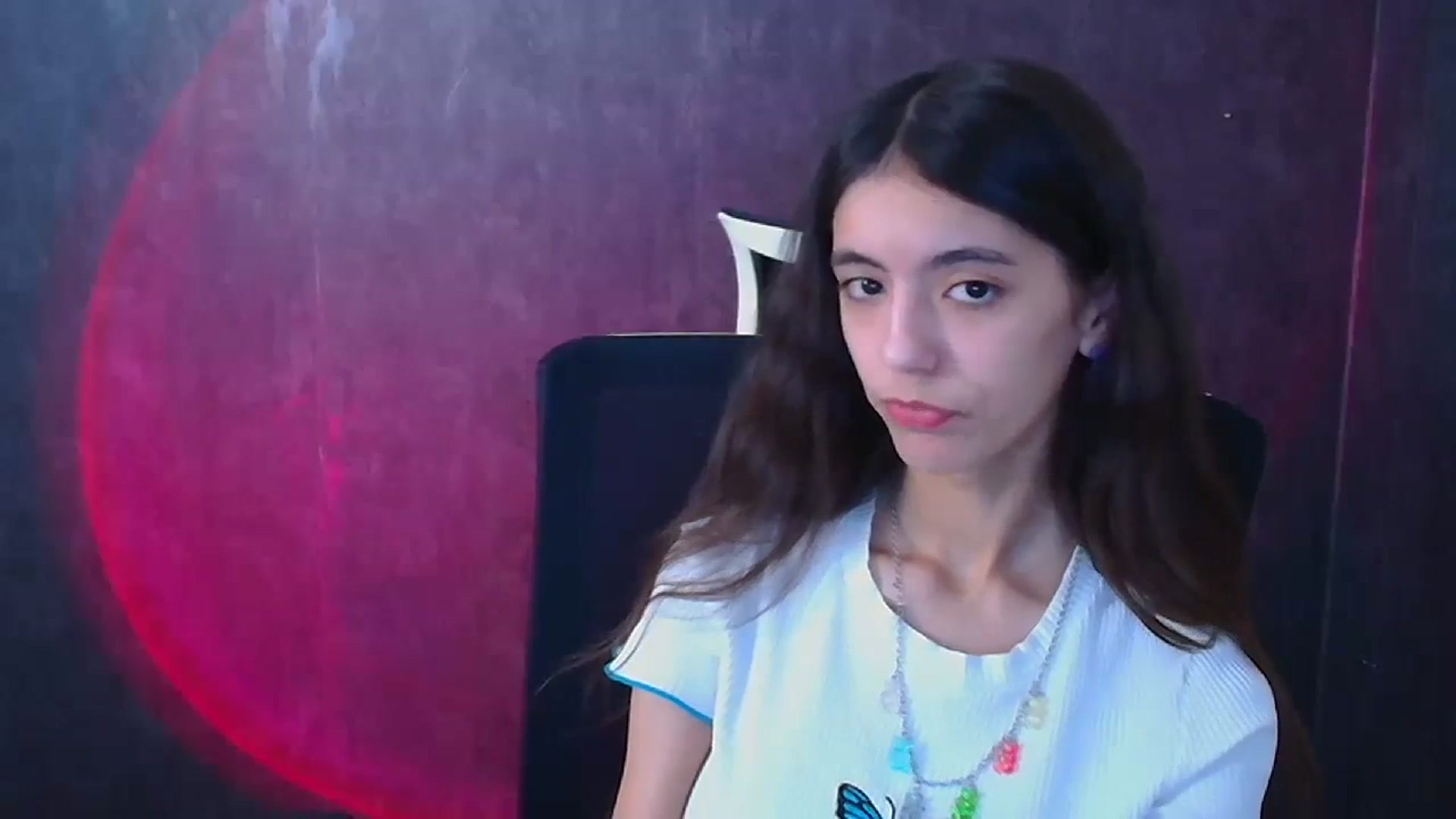 Gallery image thumbnail from Mary_lo01's myfreecams stream on, 12/26/2024, 14:01 image 14 of 20