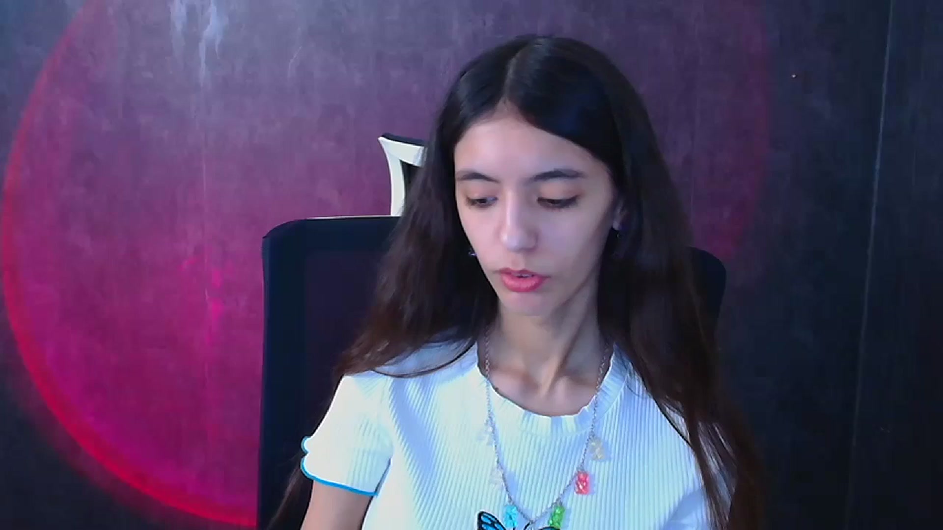 Gallery image thumbnail from Mary_lo01's myfreecams stream on, 12/26/2024, 14:49 image 8 of 20