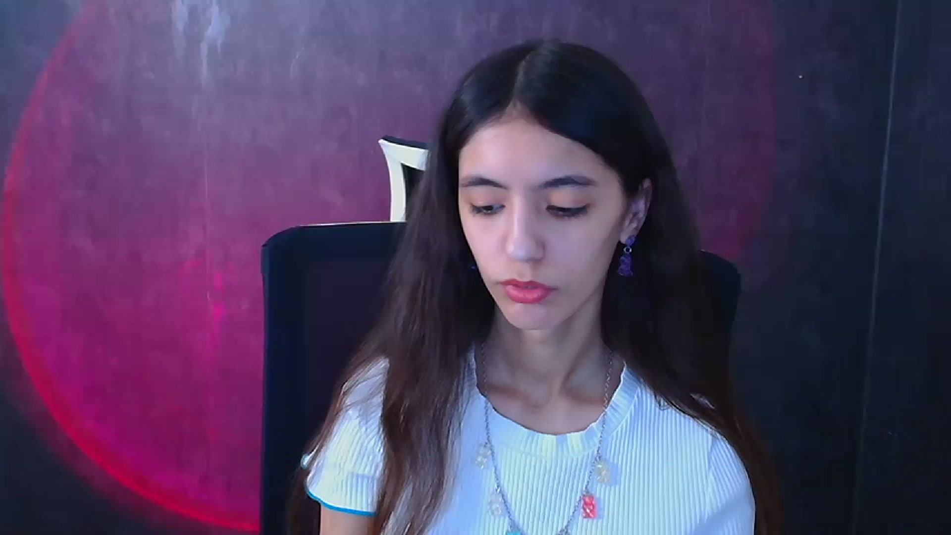 Gallery image thumbnail from Mary_lo01's myfreecams stream on, 12/26/2024, 14:49 image 4 of 20