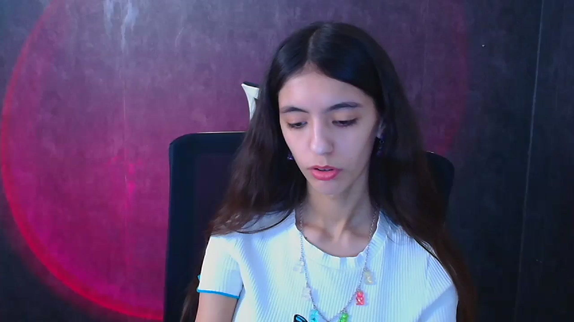 Gallery image thumbnail from Mary_lo01's myfreecams stream on, 12/26/2024, 14:49 image 10 of 20