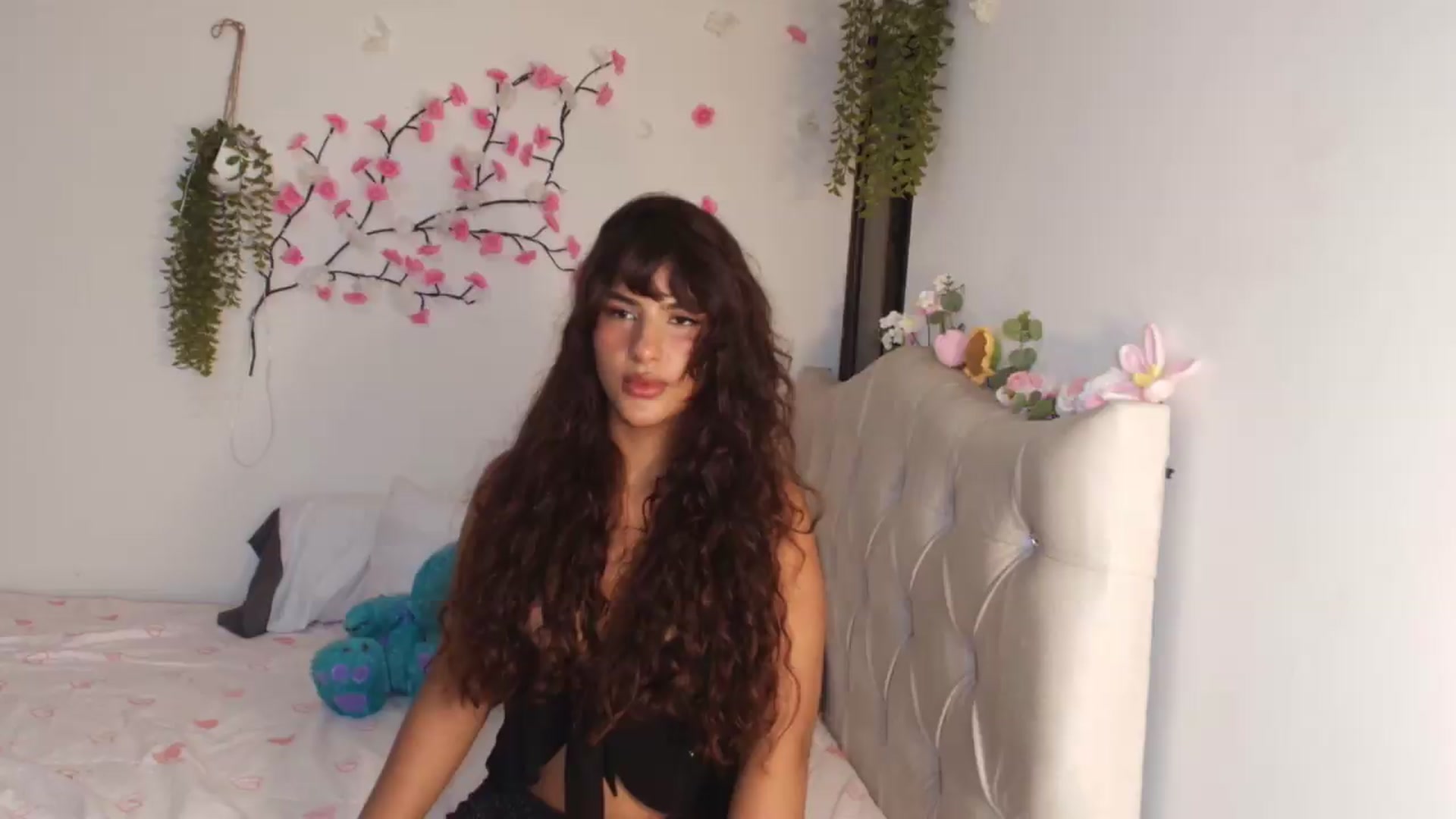 Gallery image thumbnail from Maryah_love's myfreecams stream on, 05/27/2026, 02:39 image 15 of 20