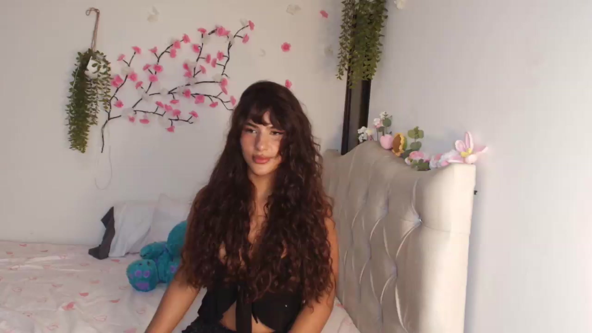 Gallery image thumbnail from Maryah_love's myfreecams stream on, 05/27/2026, 02:39 image 14 of 20