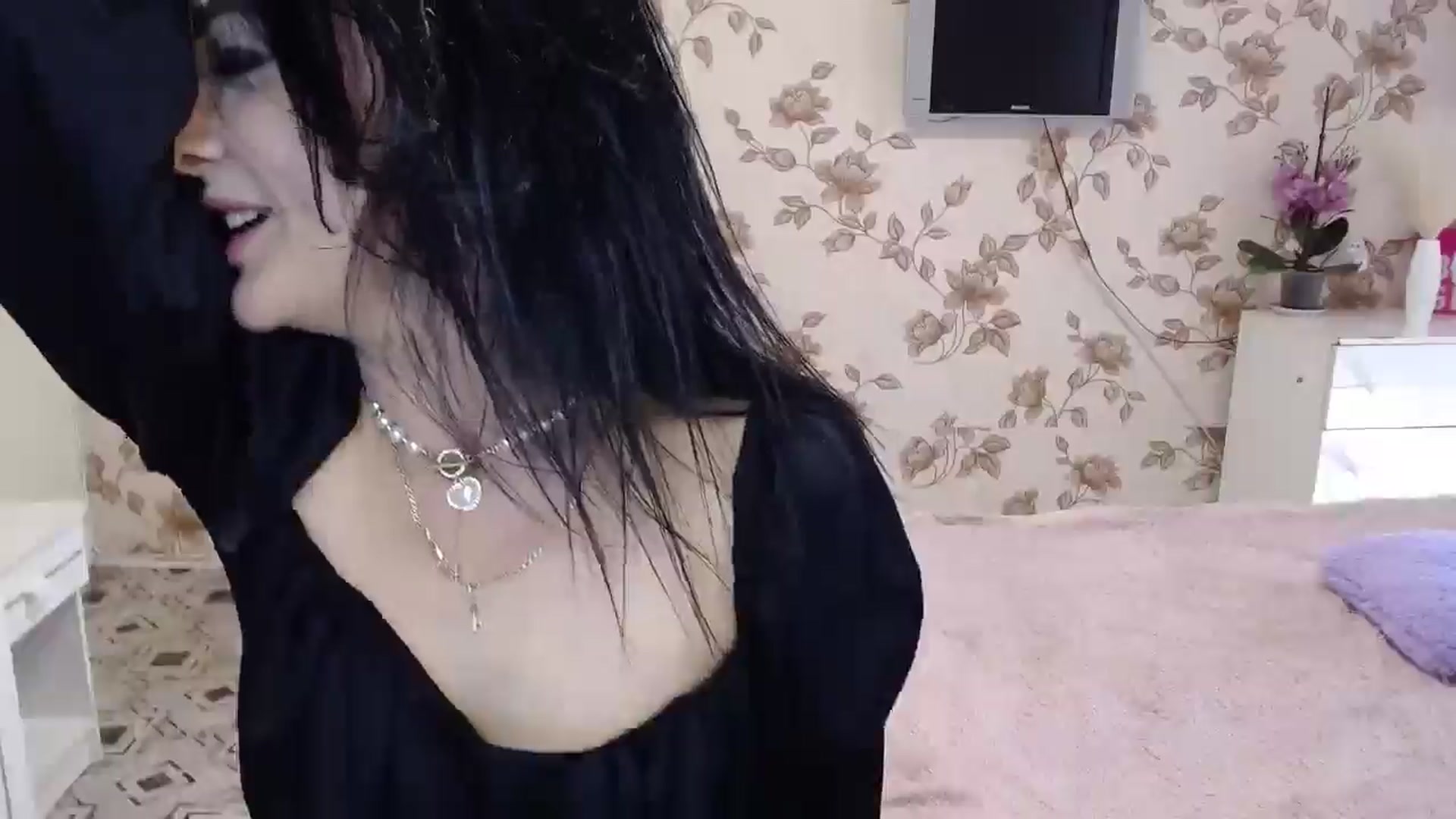 Gallery image thumbnail from Marydoll's myfreecams stream on, 05/16/2025, 13:04 image 17 of 20